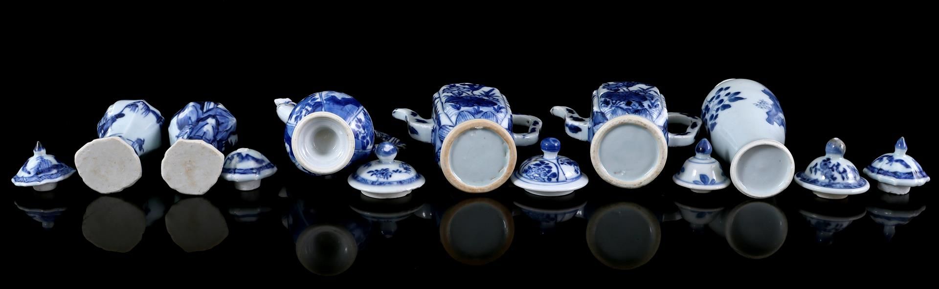 Porcelain miniature jugs, lidded pots and loose lids, China 18th/19th century - Image 6 of 6