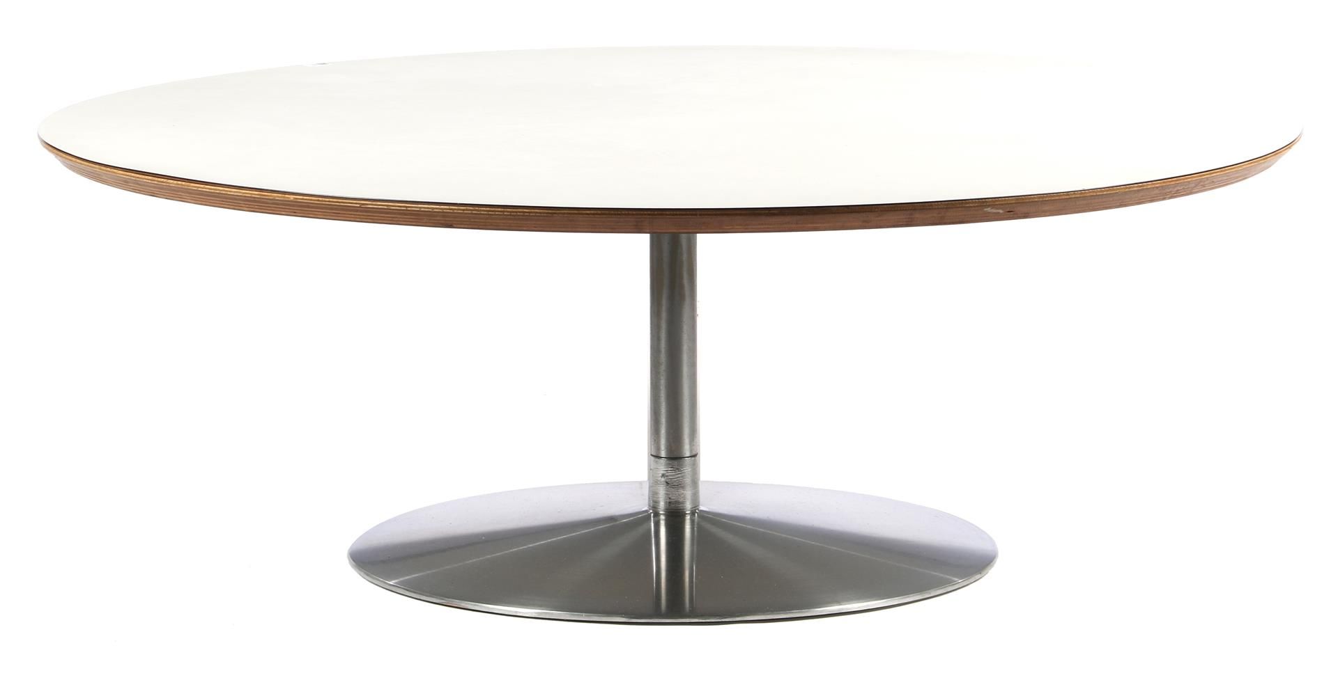 Pierre Paulin (1927-2009) White lacquered oval table 