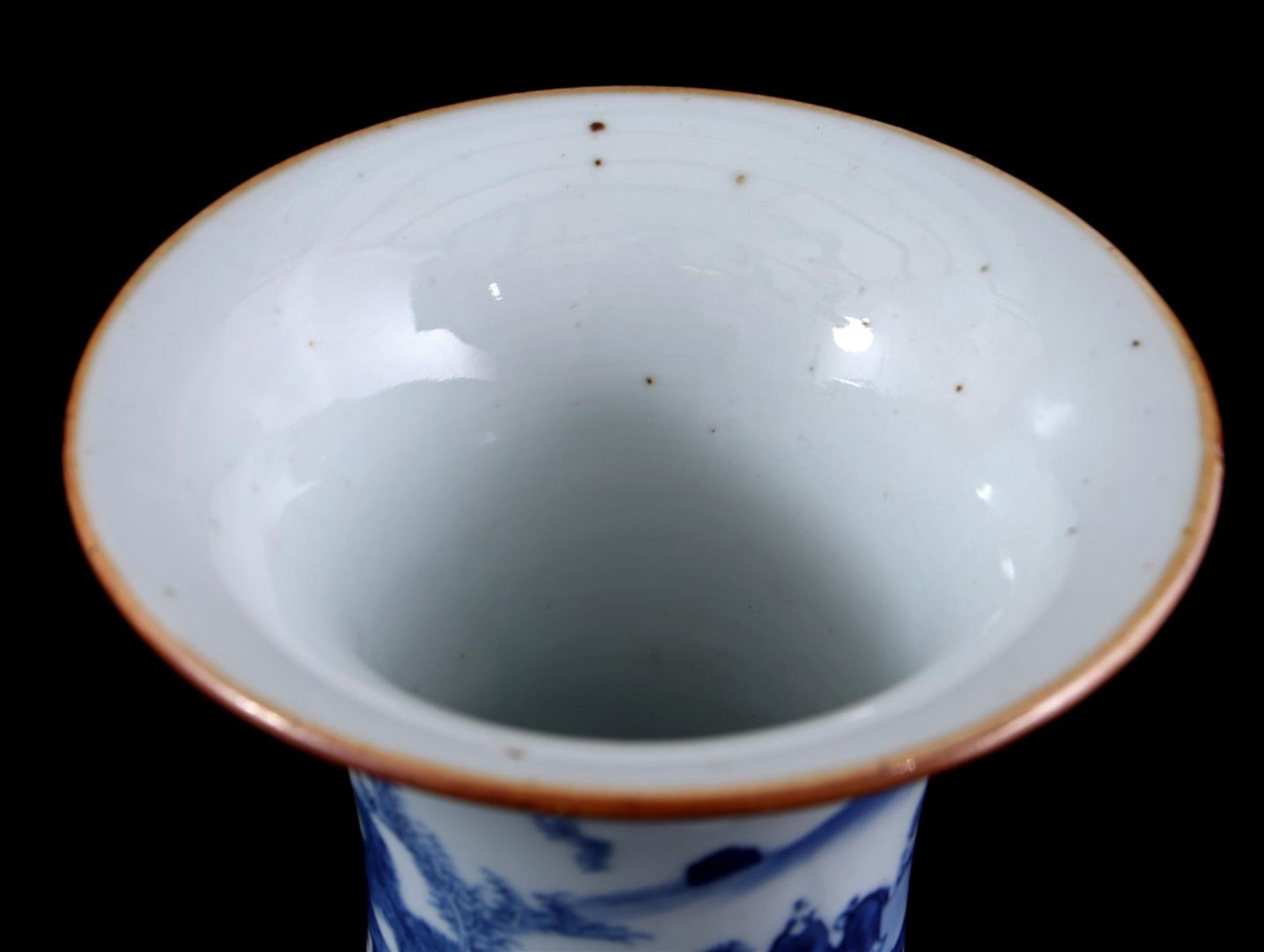 Porcelain vase with blue decor - Image 3 of 4