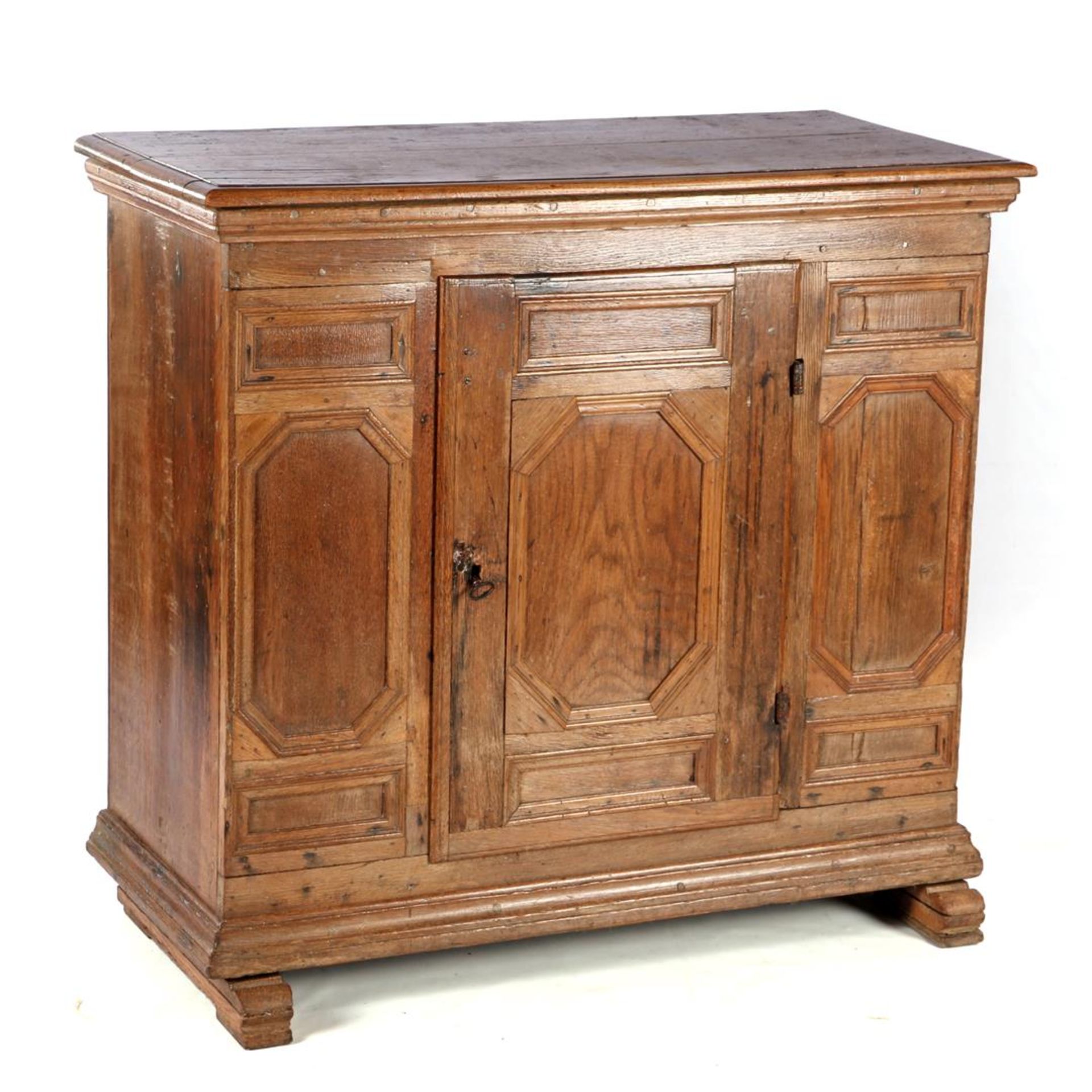 Solid oak cabinet on slippers, with 1 door