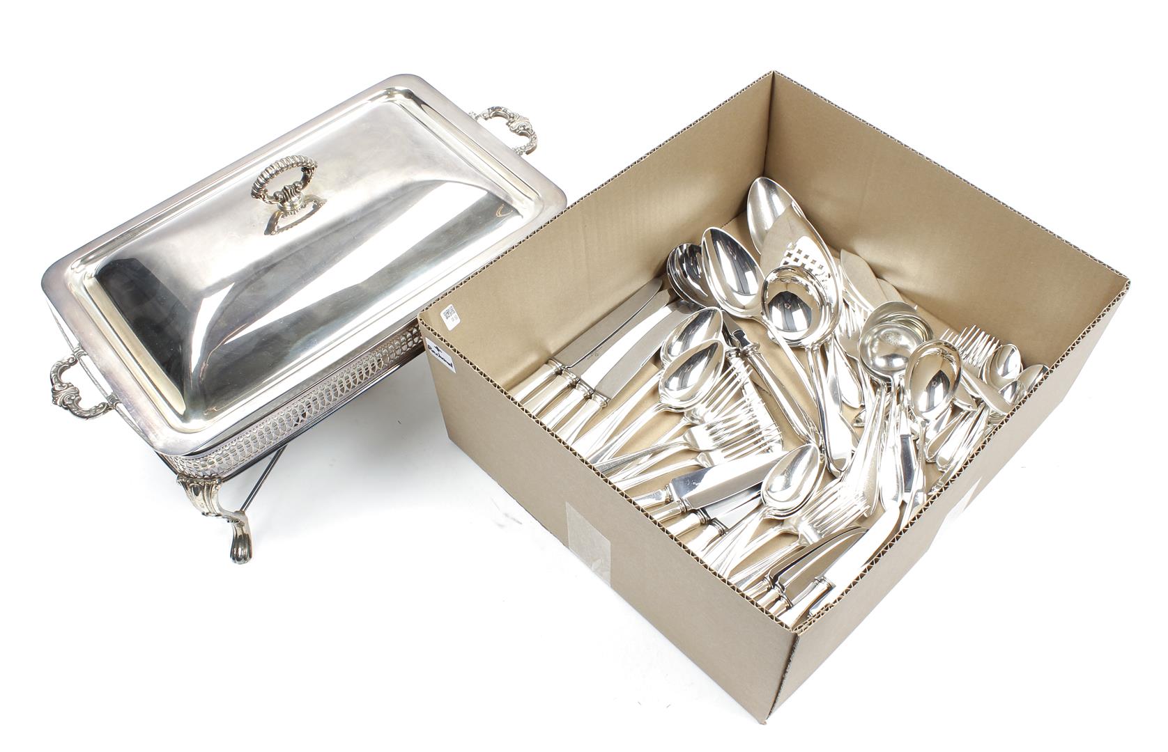 Box with plate cutlery
