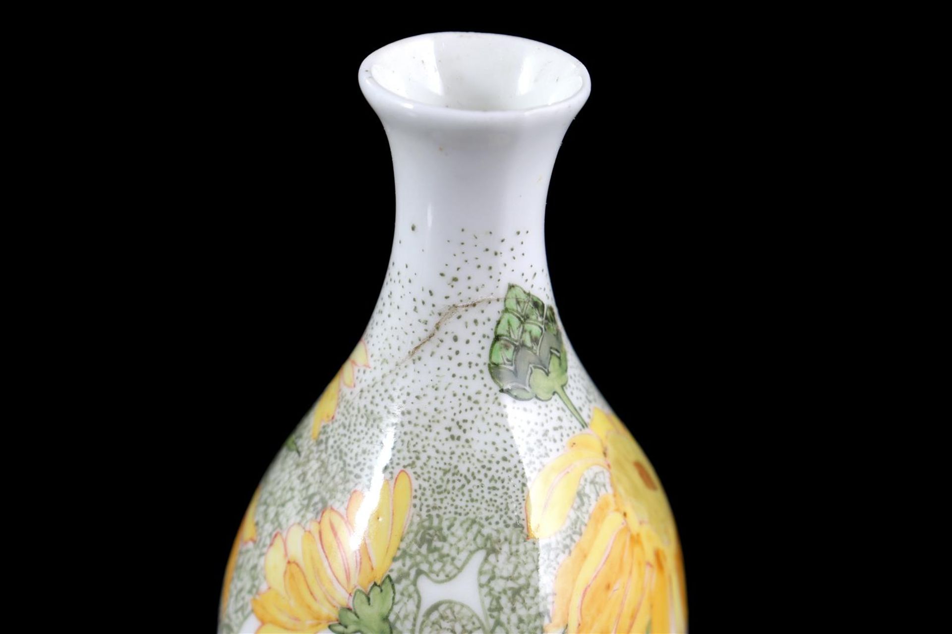 Rozenburg The Hague eggshell porcelain vase with floral decor - Image 6 of 7
