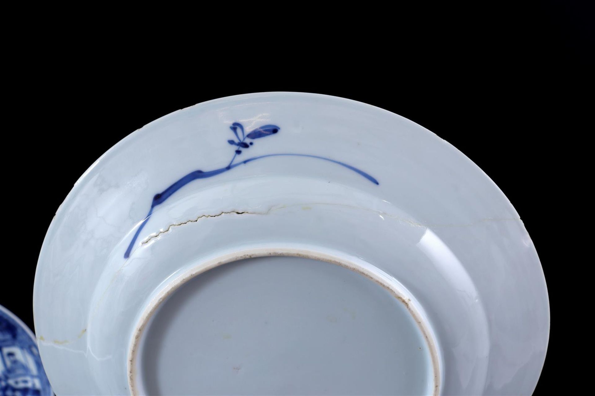 10 porcelain dishes depicting long limbs, crazy by and in the house - Bild 4 aus 4