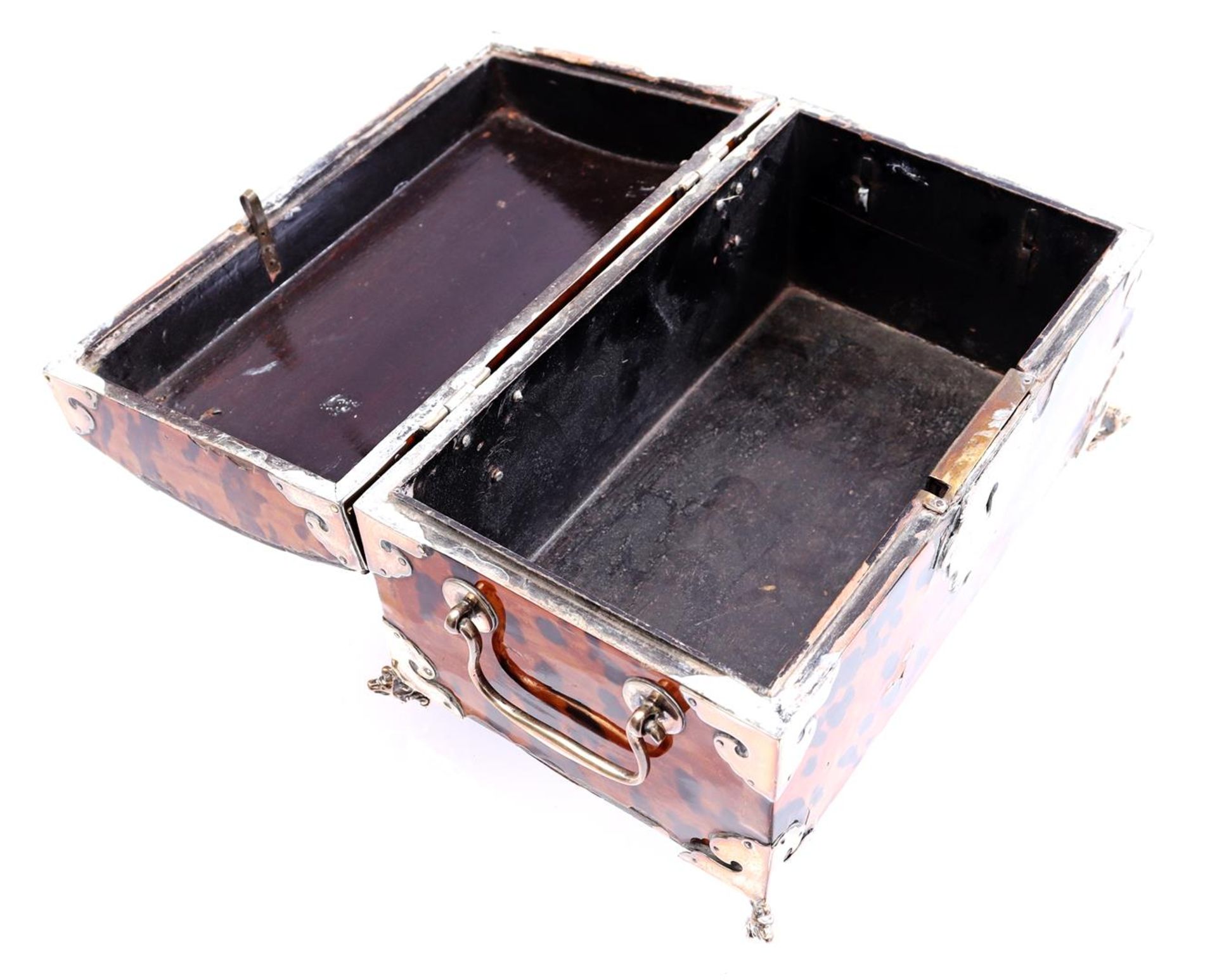 Box with round lid with fittings - Image 4 of 5