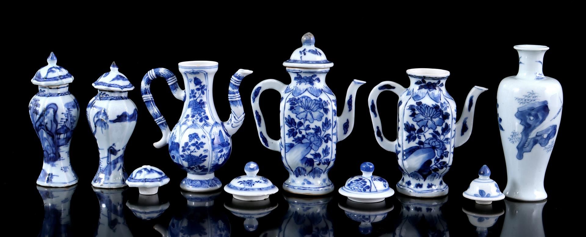 Porcelain miniature jugs, lidded pots and loose lids, China 18th/19th century