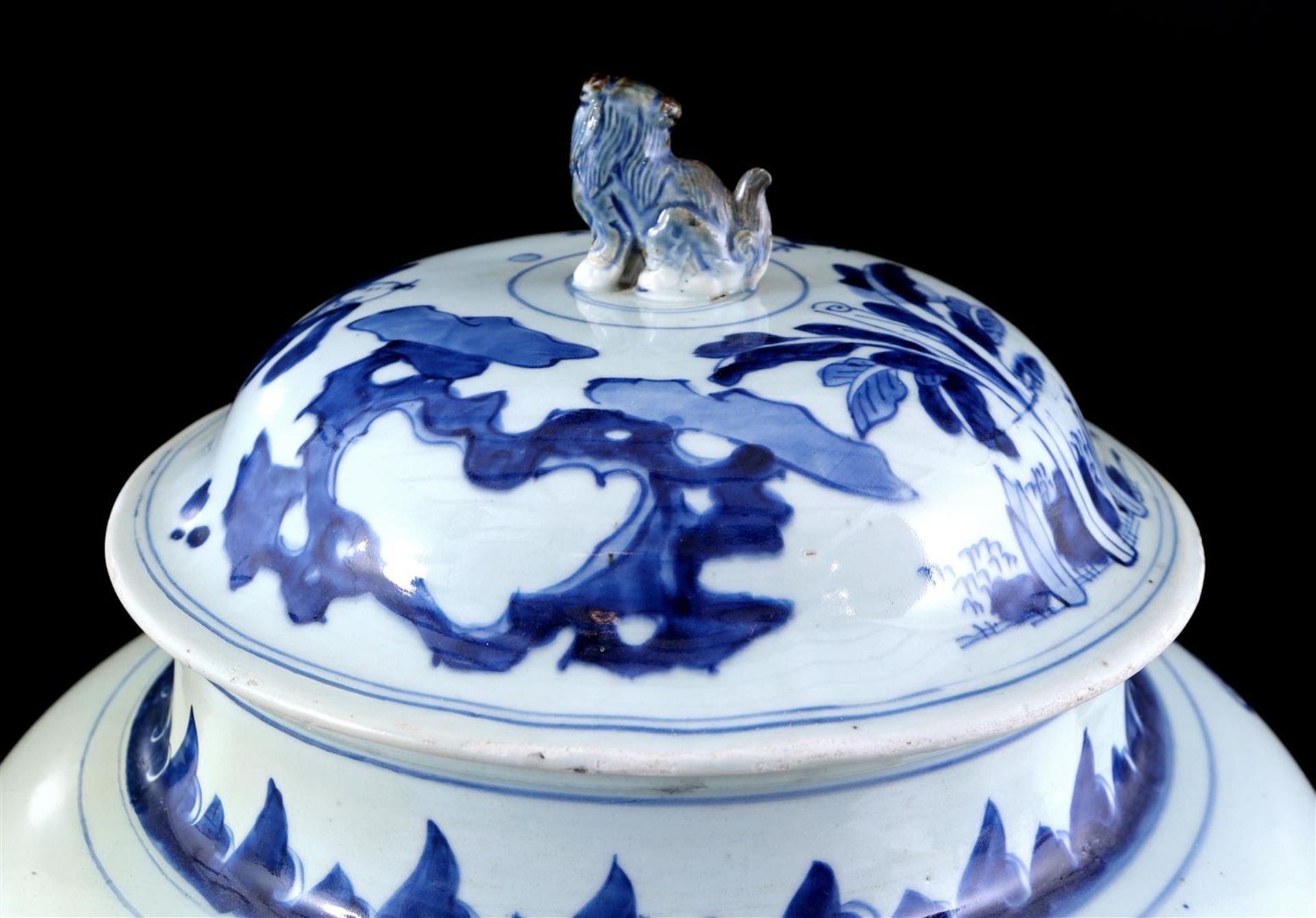 Porcelain vase with lid  - Bild 8 aus 19