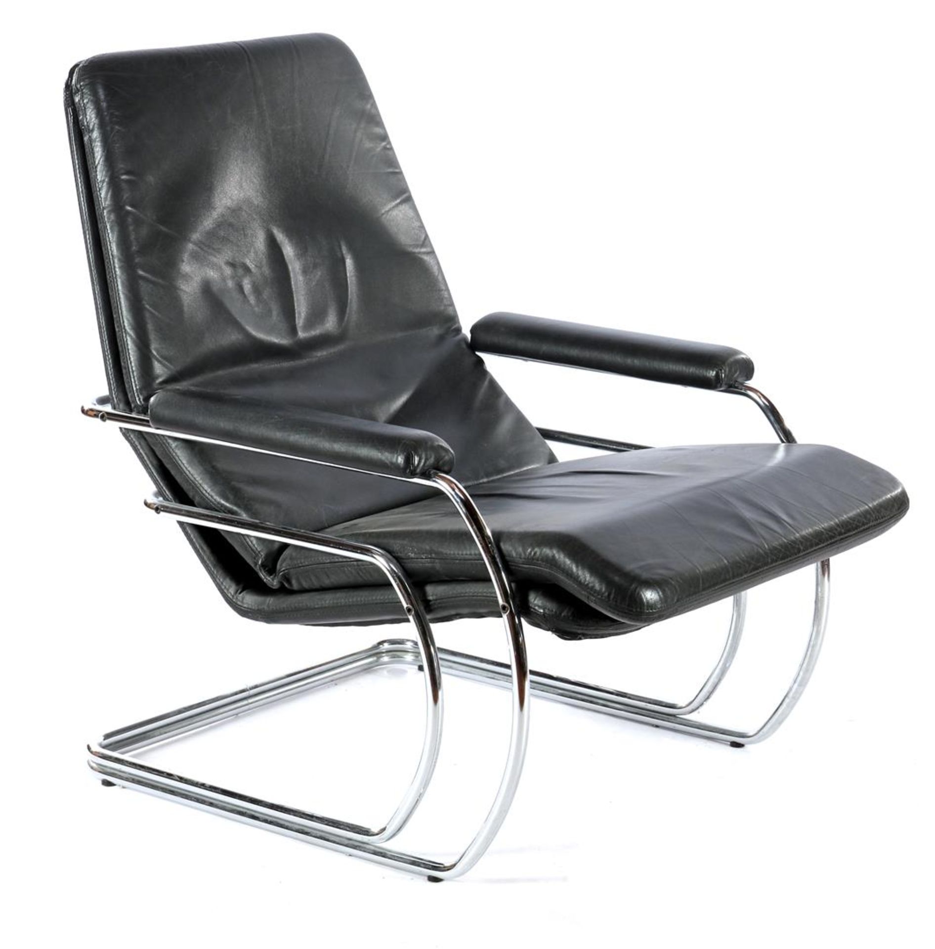 Chromed metal arm chair