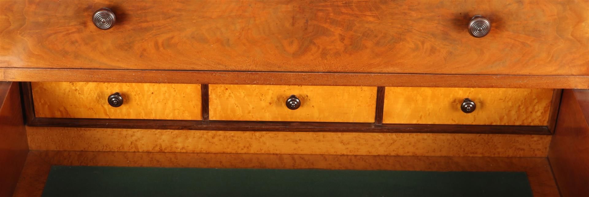 Mahogany veneer 7-drawer chiffonniere with marble top - Image 2 of 3