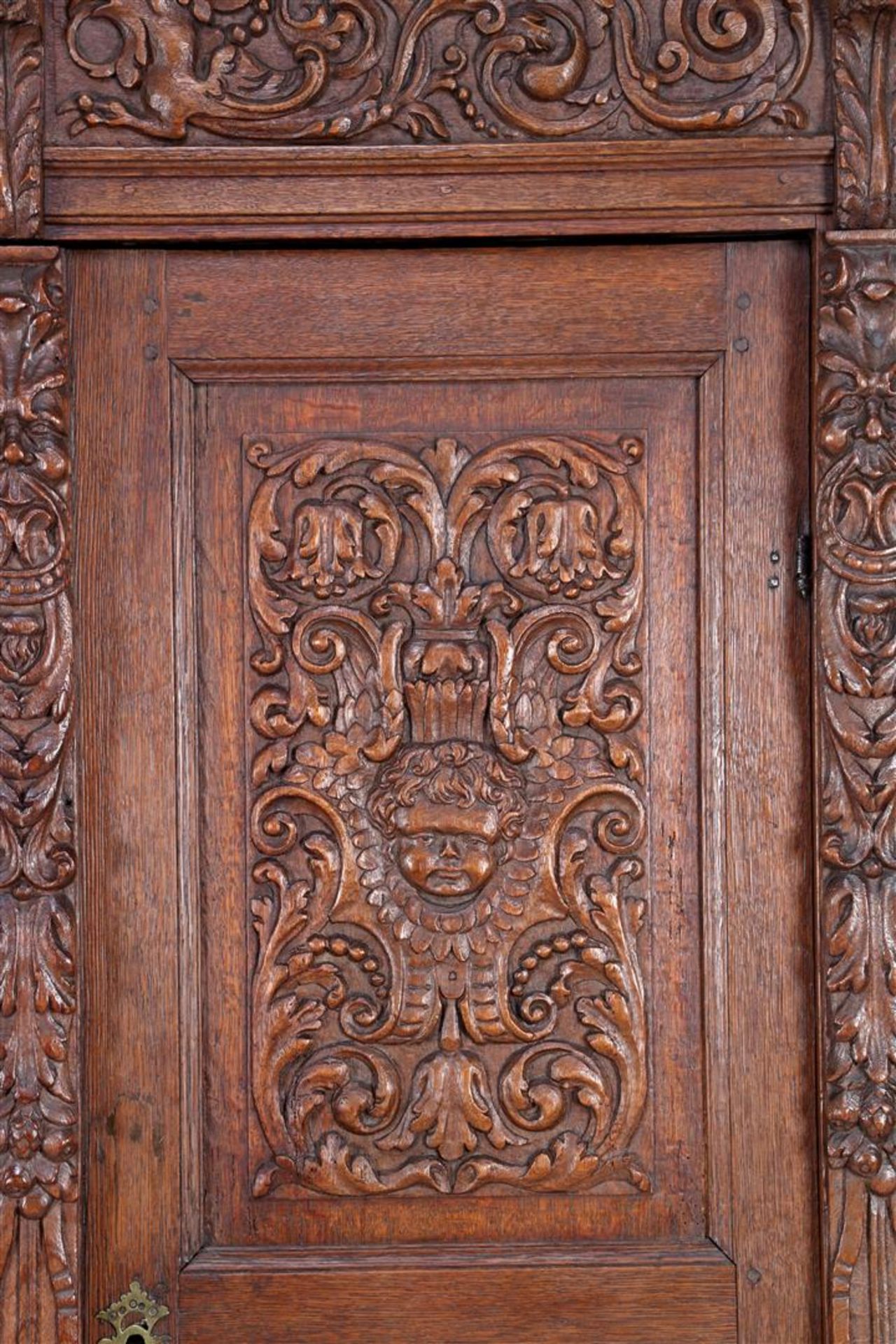 Dutch oak 2-door cupboard with richly carved décor - Bild 3 aus 3