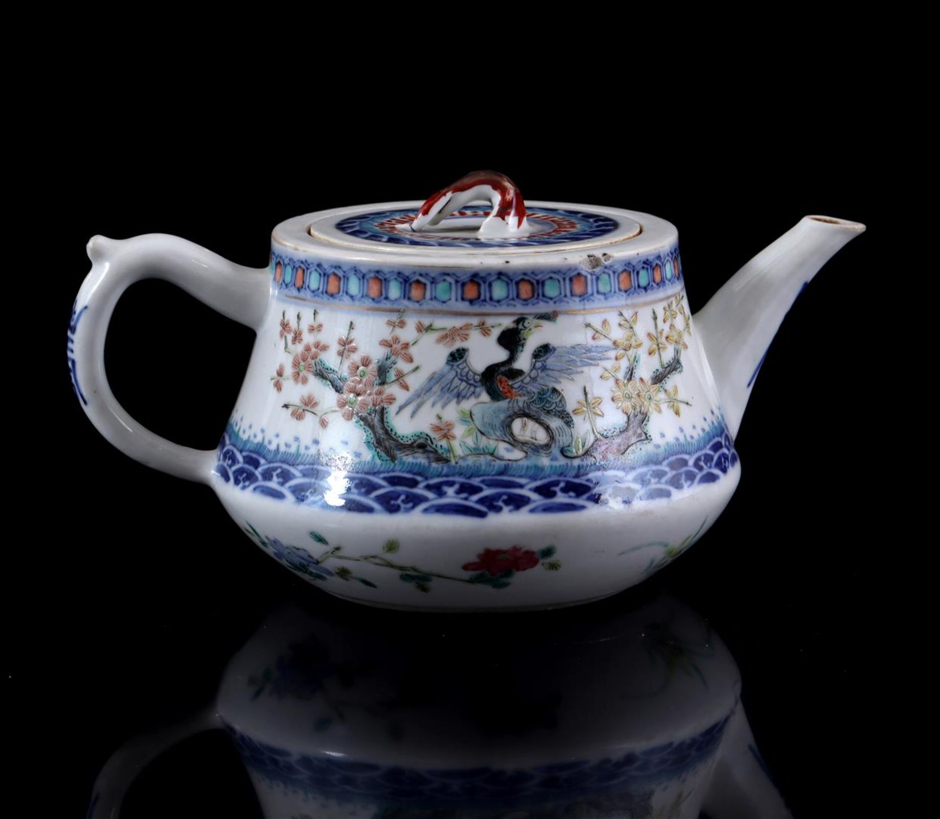 Porcelain teapot with polychrome décor