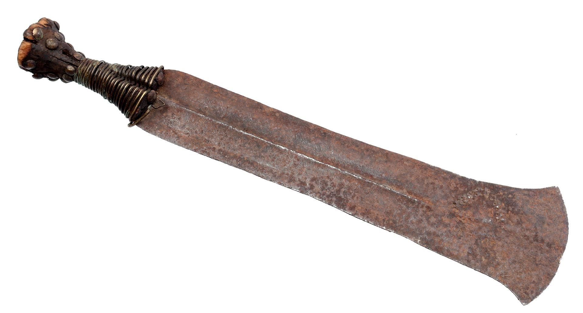 Ceremonial weapon, handle decorated with copper 