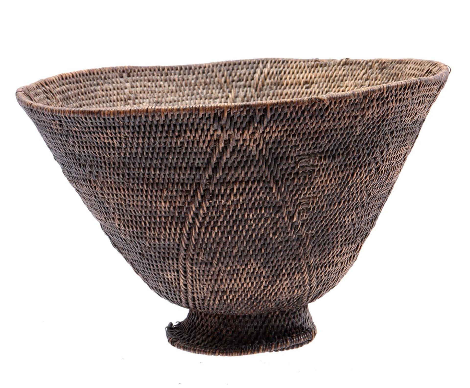 Traditional Makenge carrot flour basket