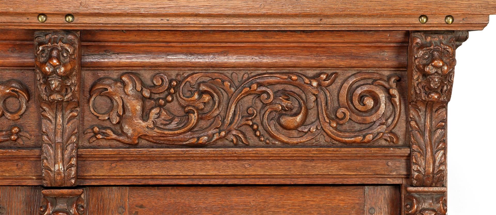 Dutch oak 2-door cupboard with richly carved décor - Bild 2 aus 3