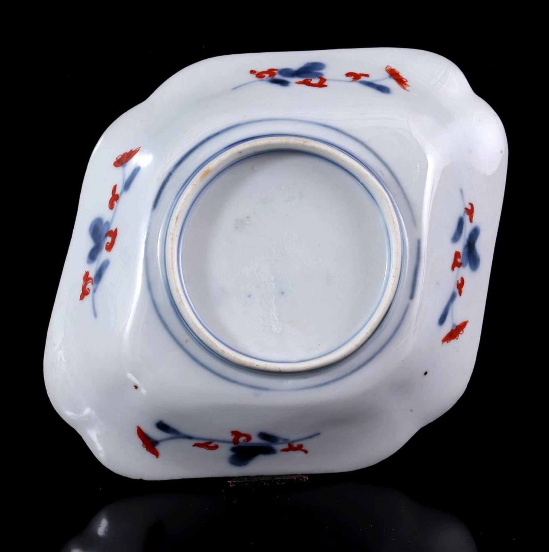 Porcelain pattipan with polychrome colored decor - Image 3 of 3