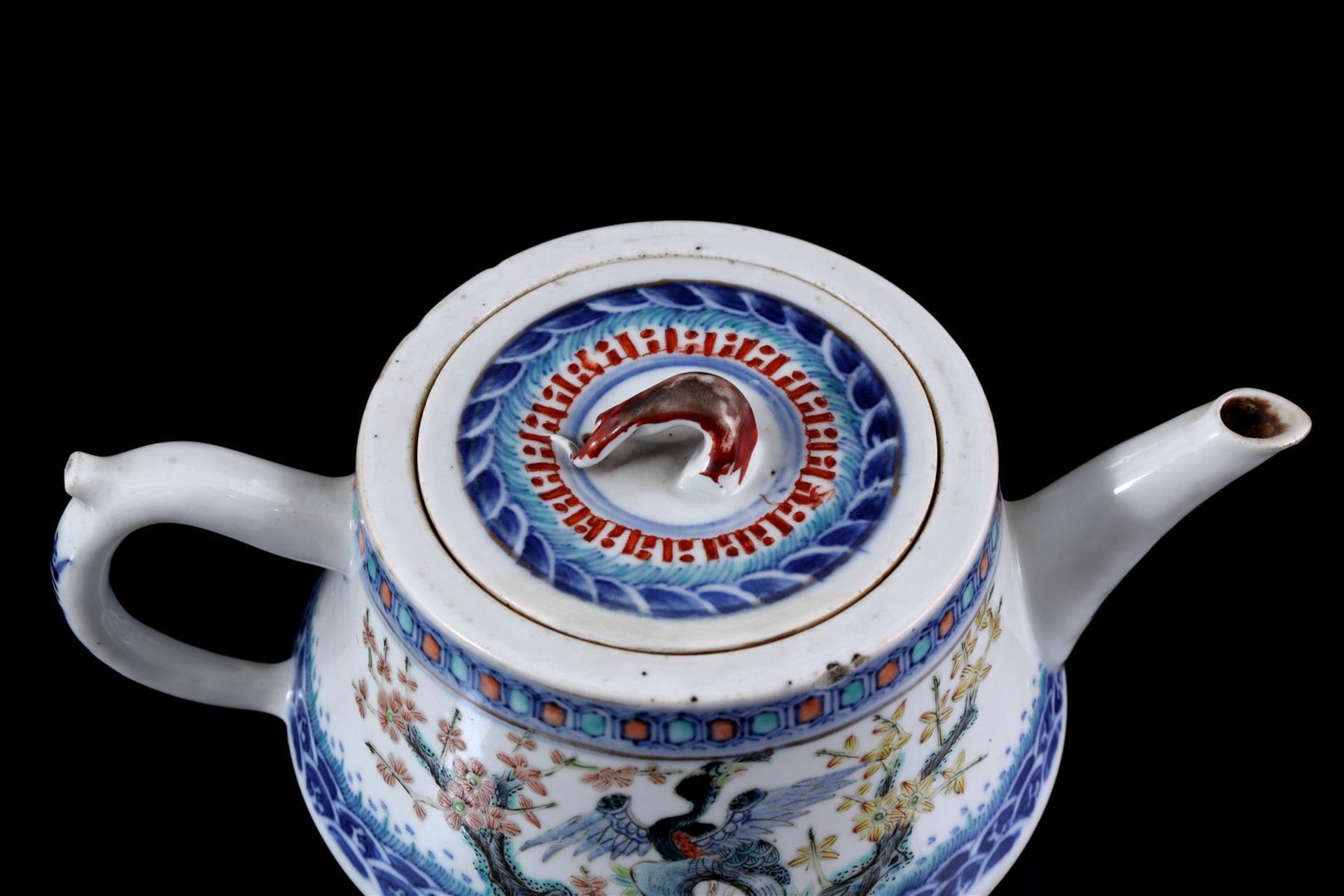 Porcelain teapot with polychrome décor - Bild 3 aus 7