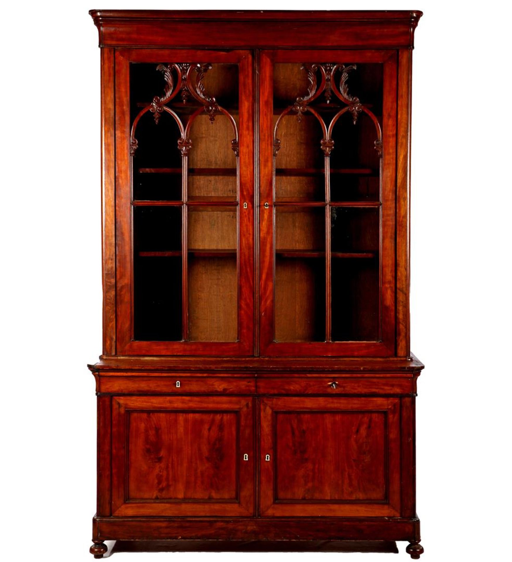 Walnut veneer on oak cabinet with straight hood rail