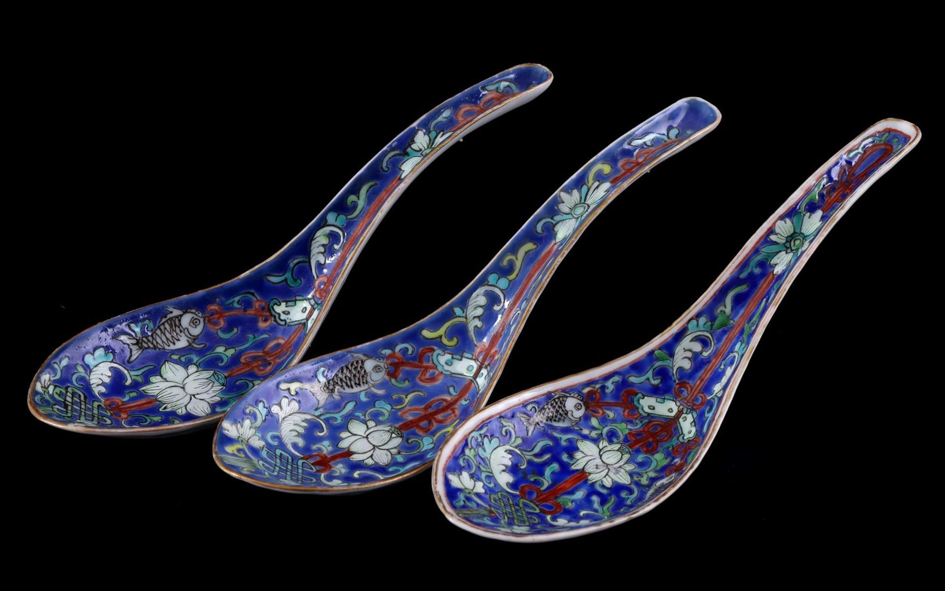 3 porcelain Famille Rose spoons 