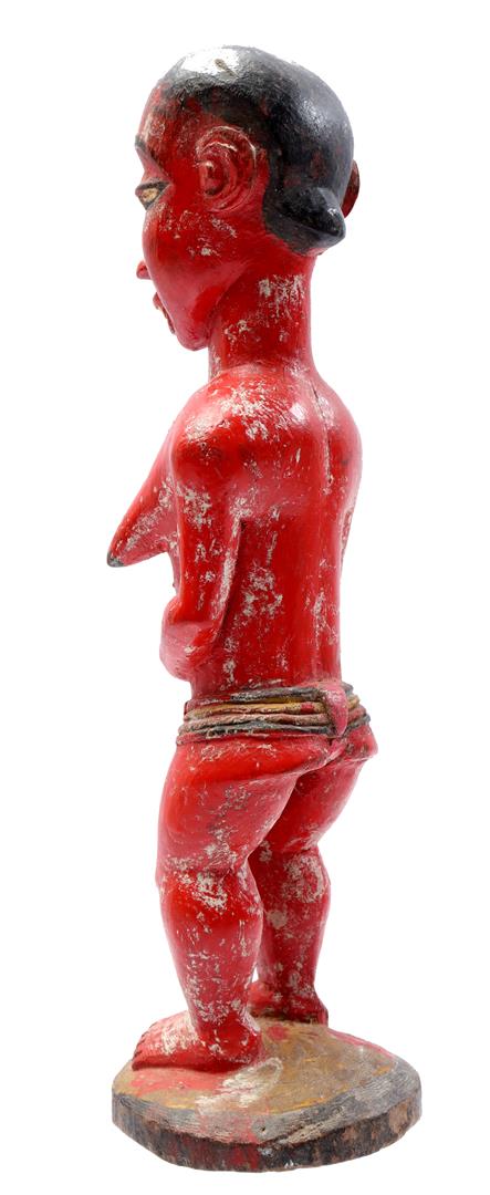 Red colored wooden ceremonial statuette - Image 3 of 4