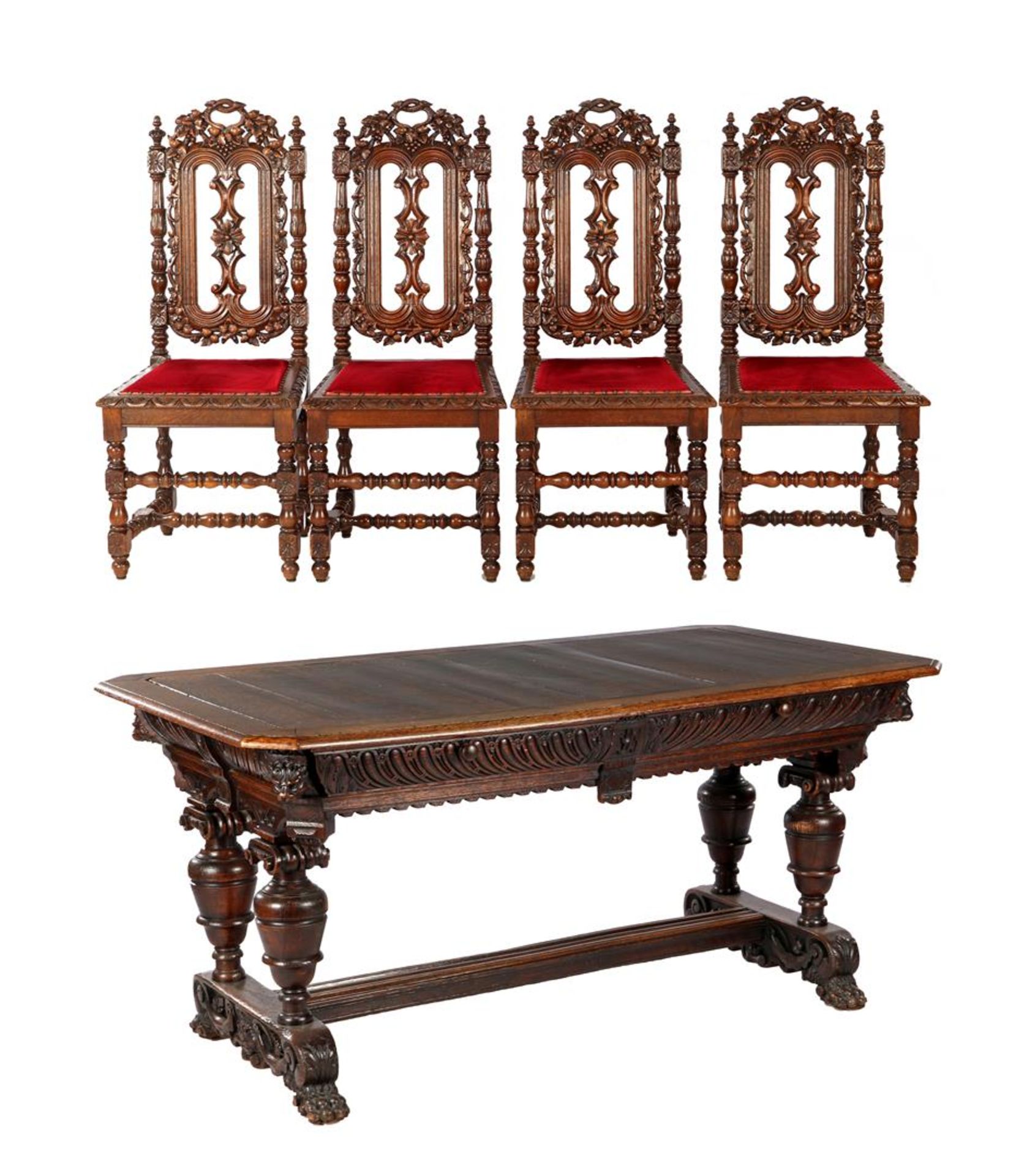 Oak Mechelen richly decorated table with lion masks 
