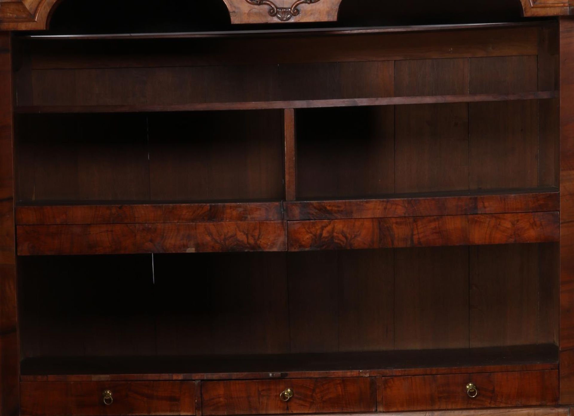 Burr walnut and walnut veneer Louis XVI cabinet  - Bild 2 aus 2