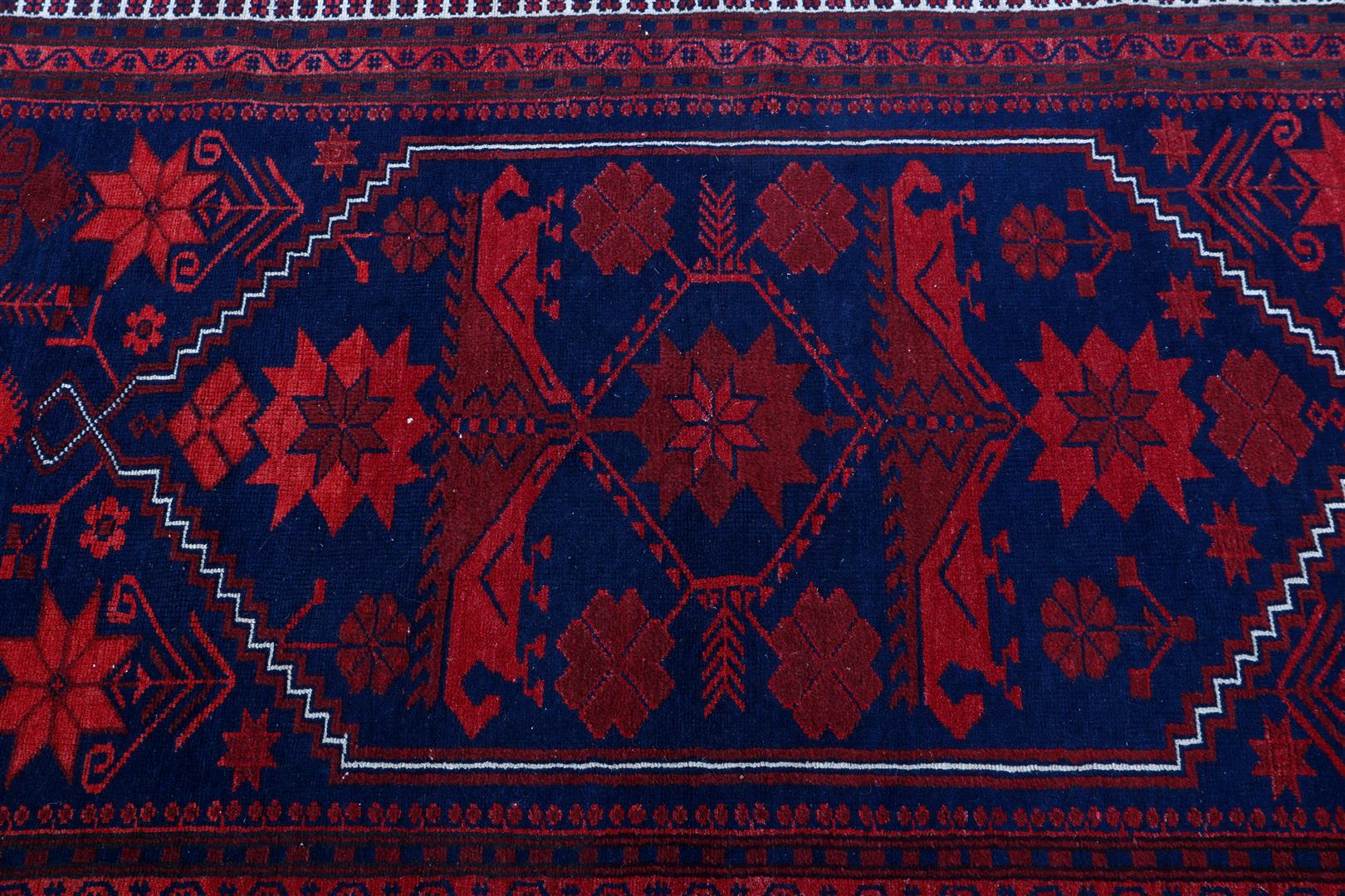 Hand-knotted oriental carpet - Image 2 of 3