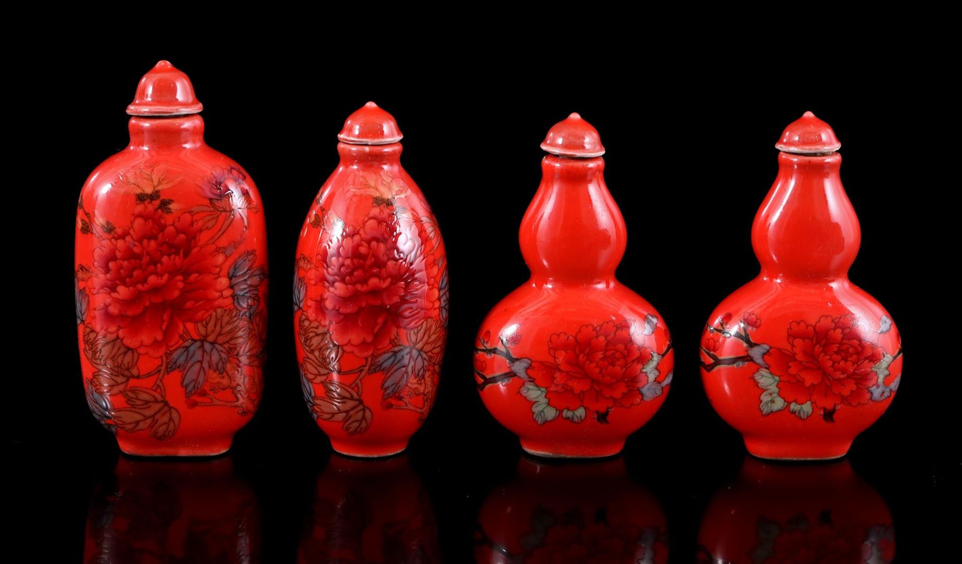 4 porcelain snuff bottles