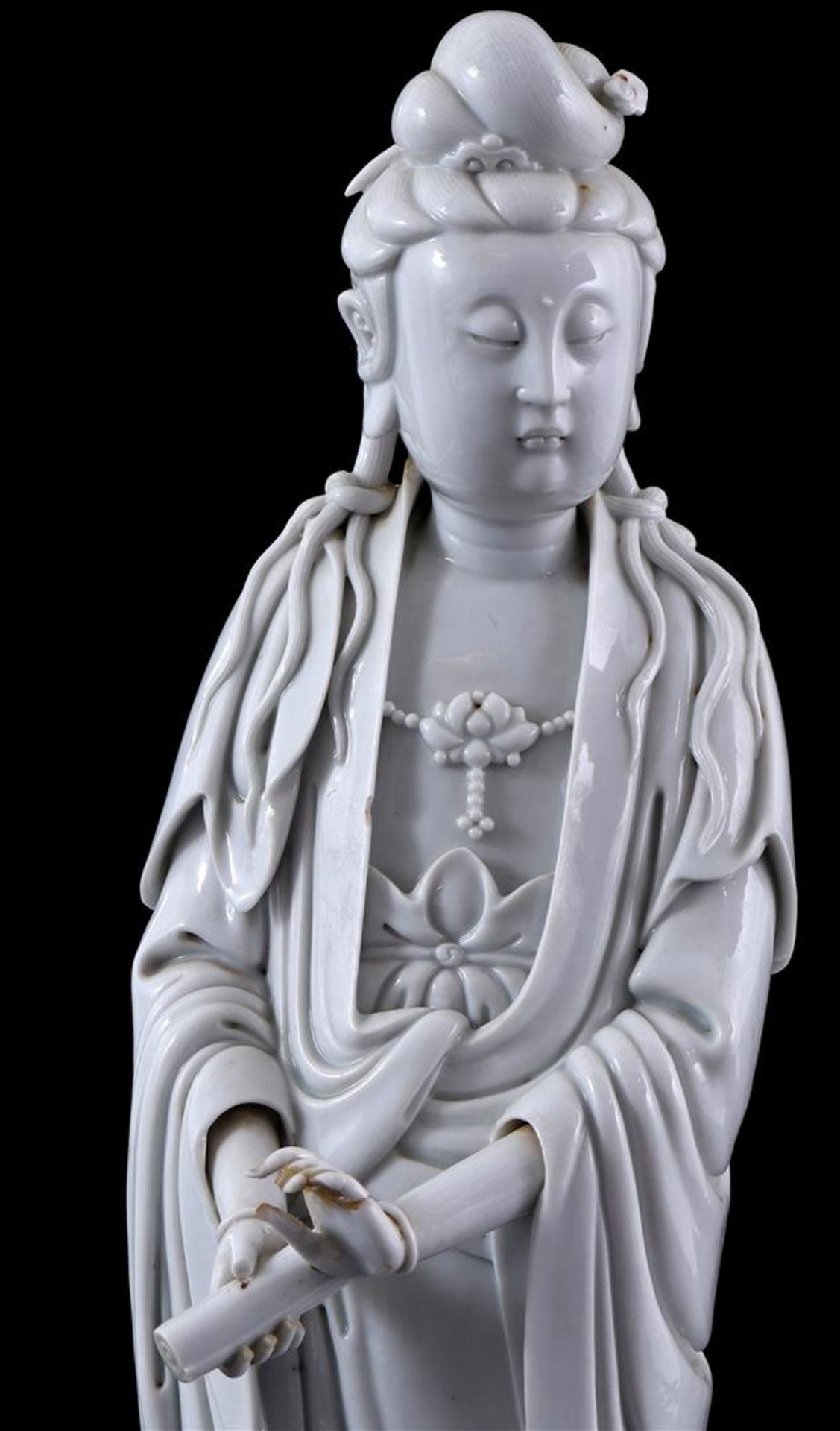 Porcelain statue of Guanyin - Image 4 of 16