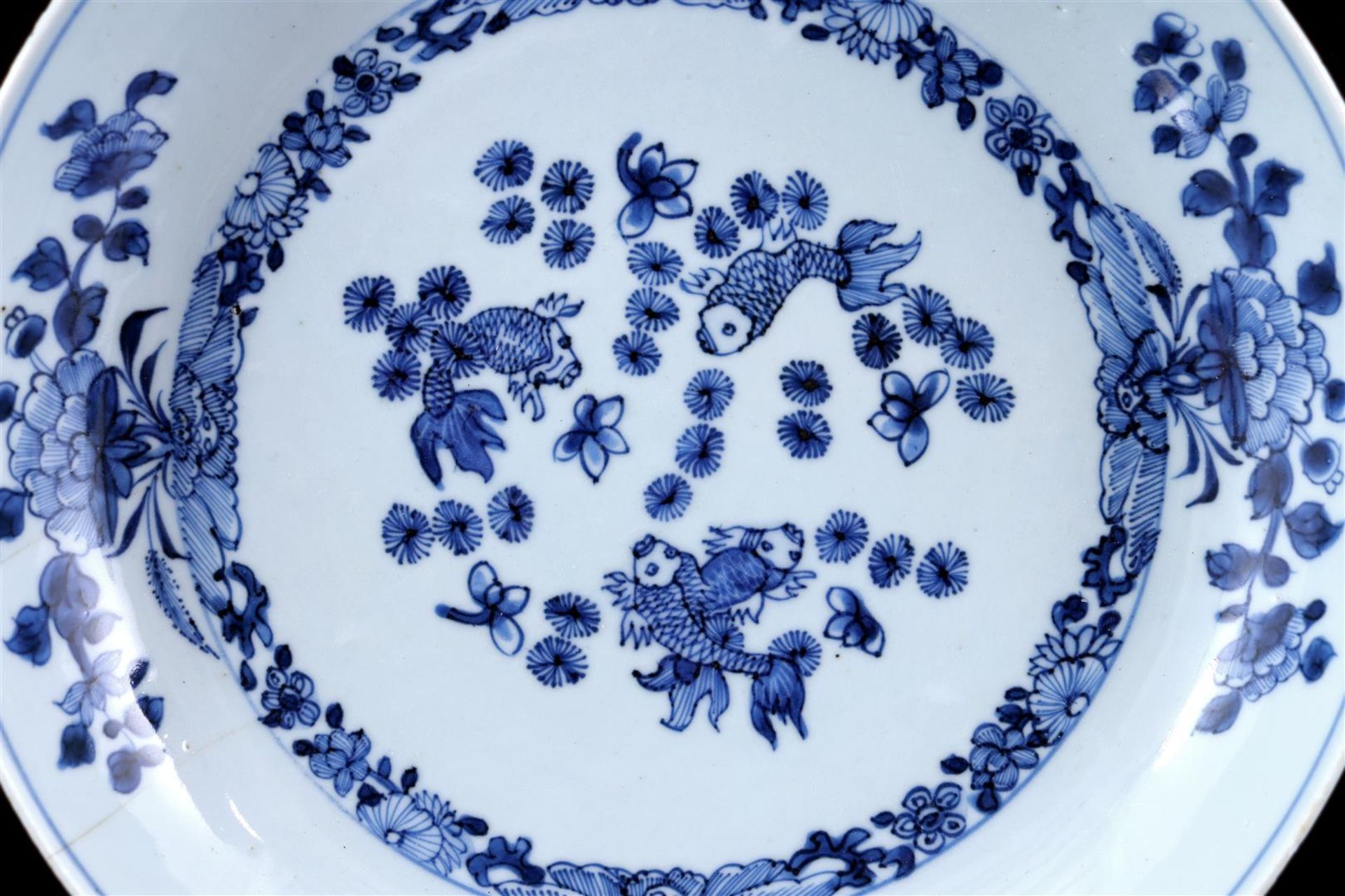 Porcelain dish - Image 2 of 5