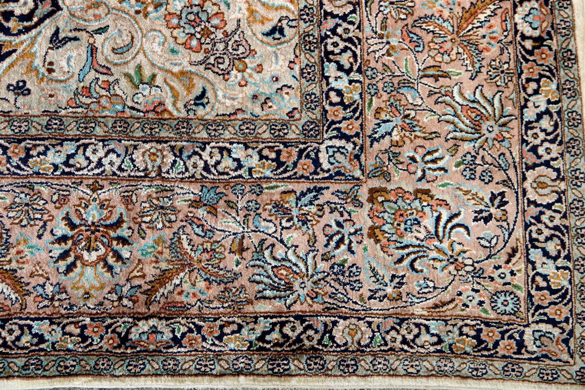 Carpet - Image 4 of 5