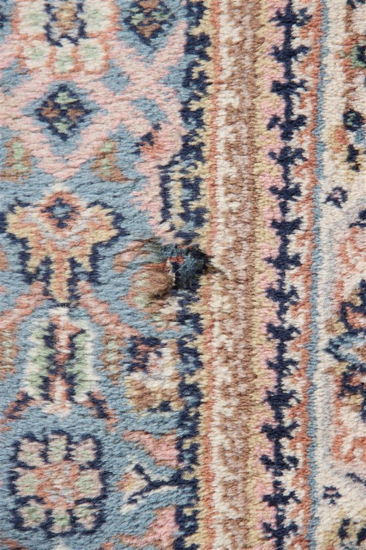 Carpet - Image 6 of 6