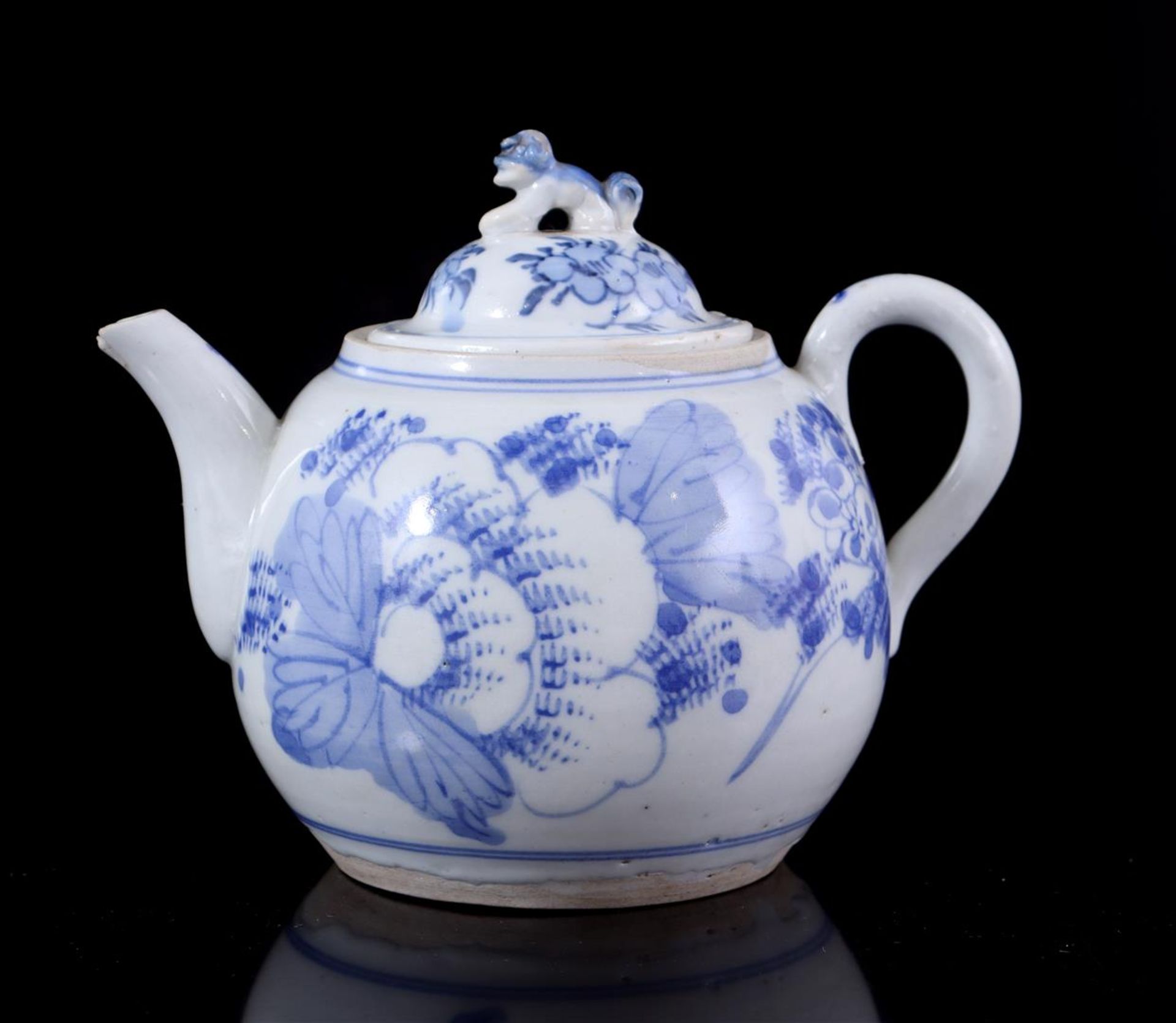 Porcelain teapot - Image 2 of 3