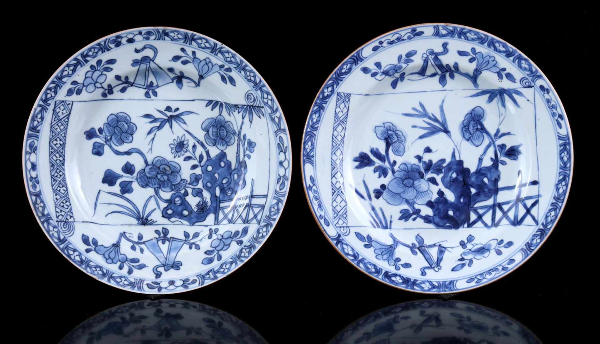 2 porcelain dishes