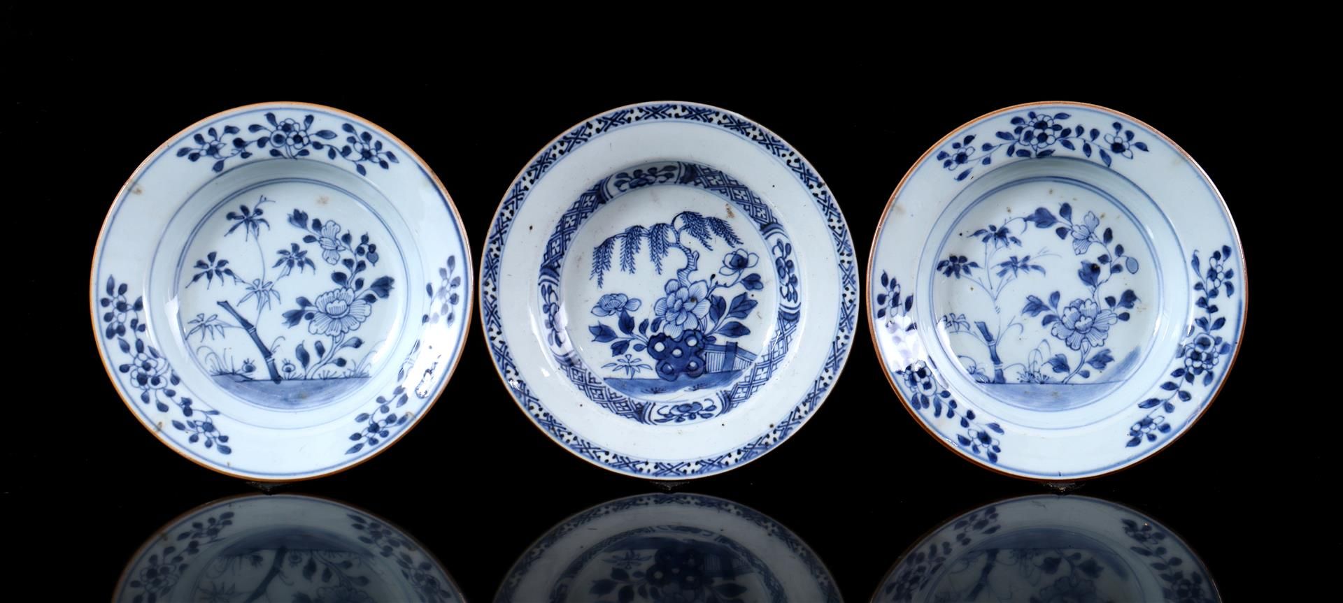 12-piece porcelain tableware - Image 2 of 5