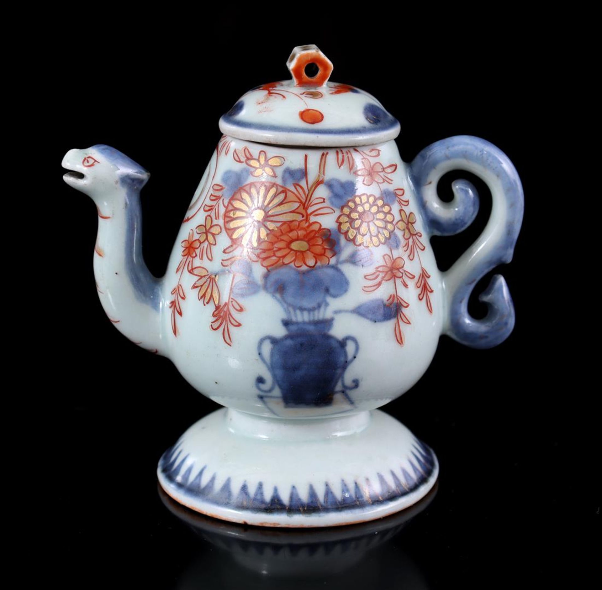 Porcelain Imari teapot - Image 2 of 4