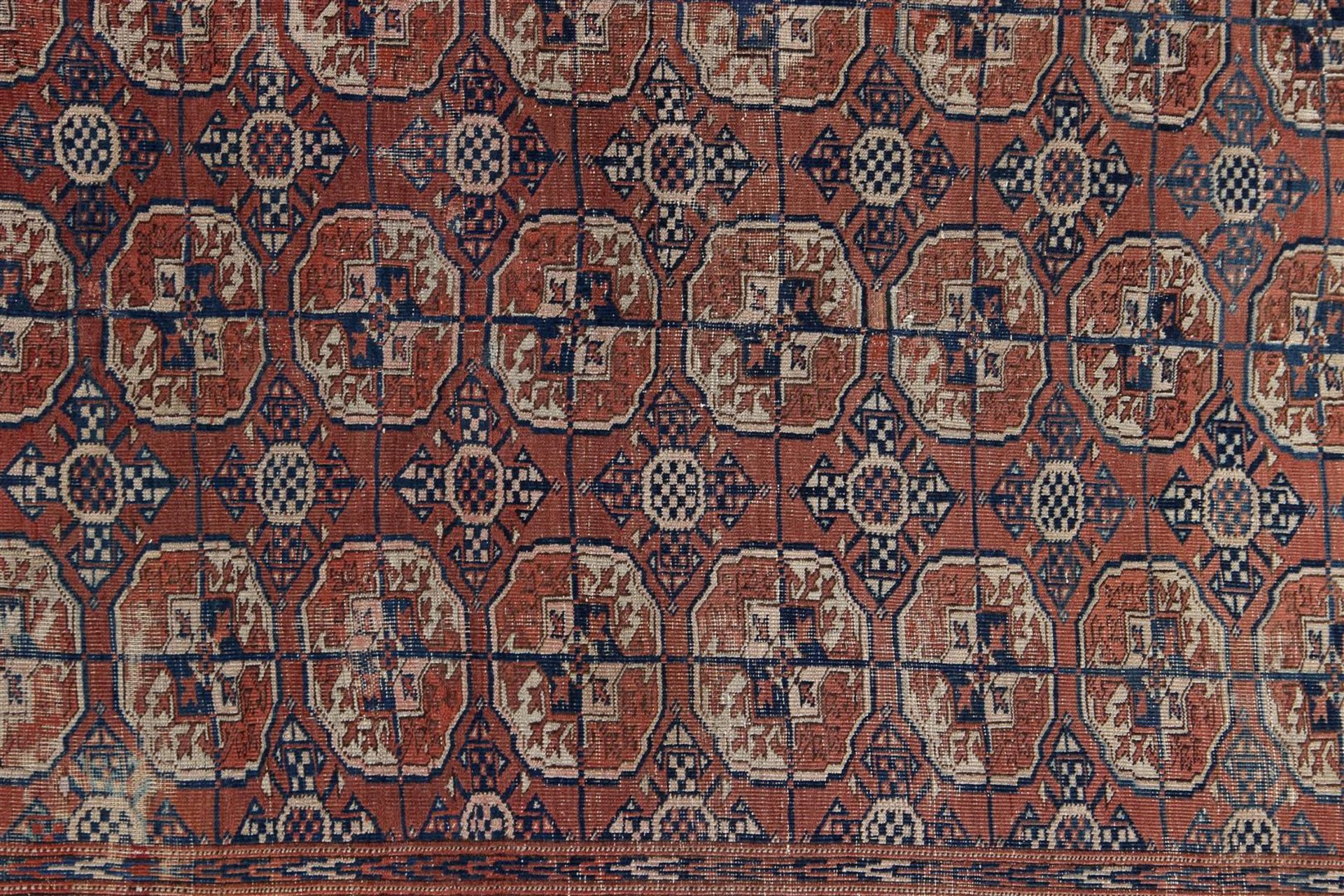 Carpet - Image 4 of 5