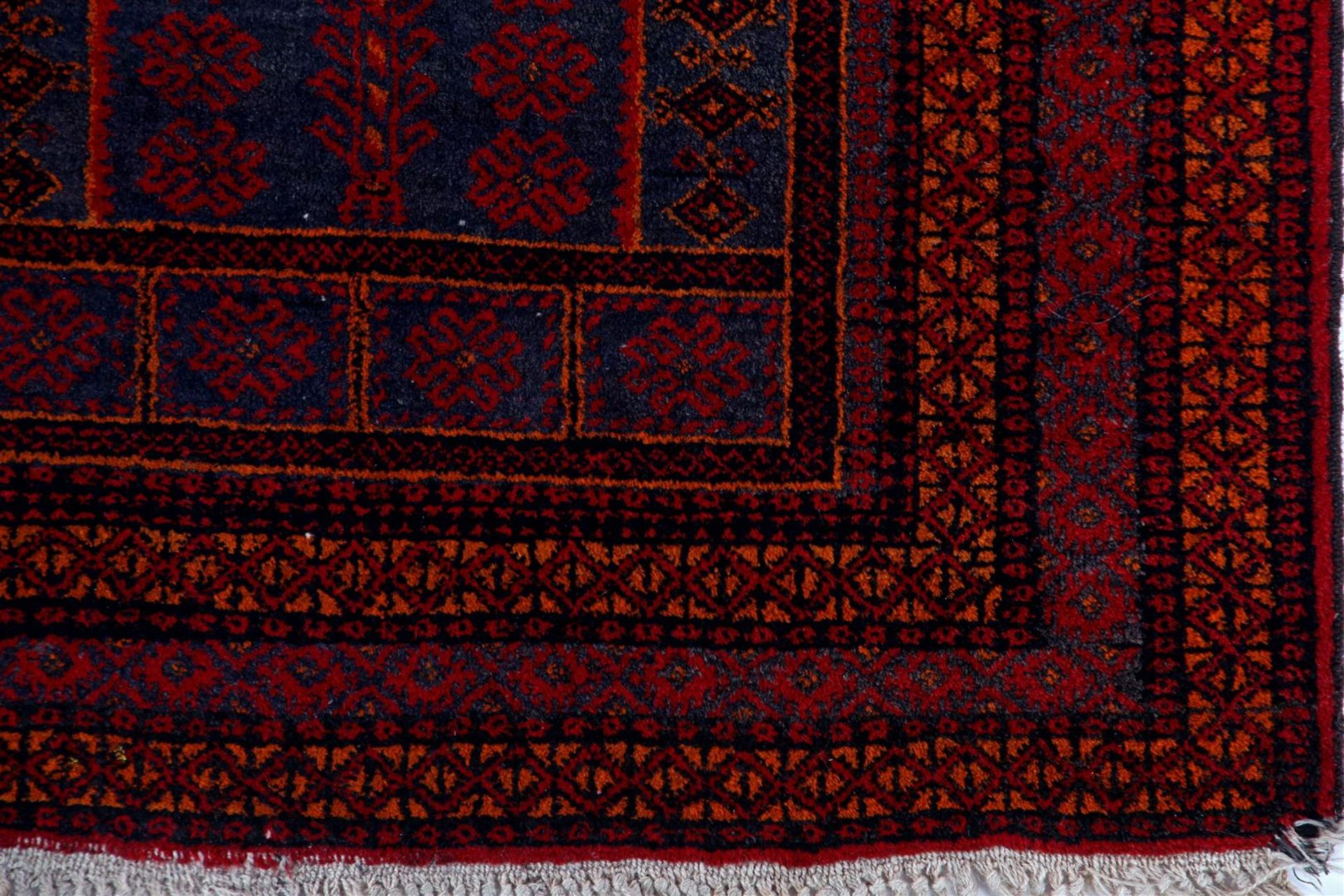 Carpet - Image 3 of 4