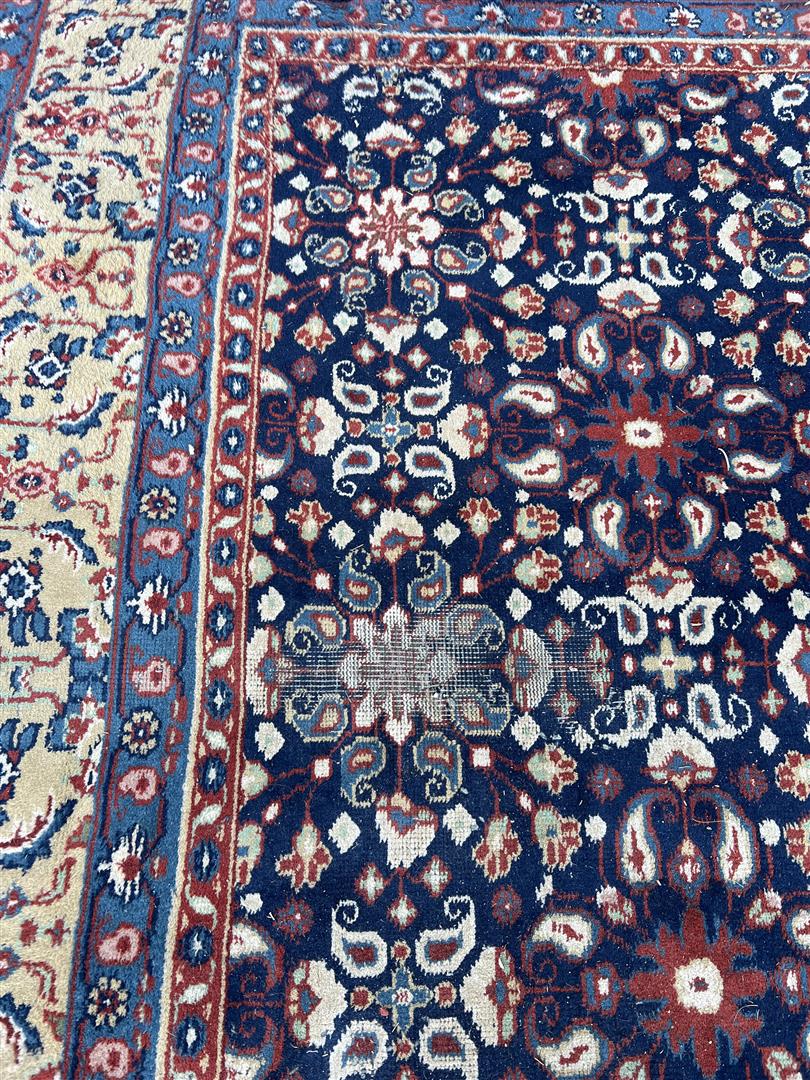 Hand-knotted oriental carpet - Bild 2 aus 4