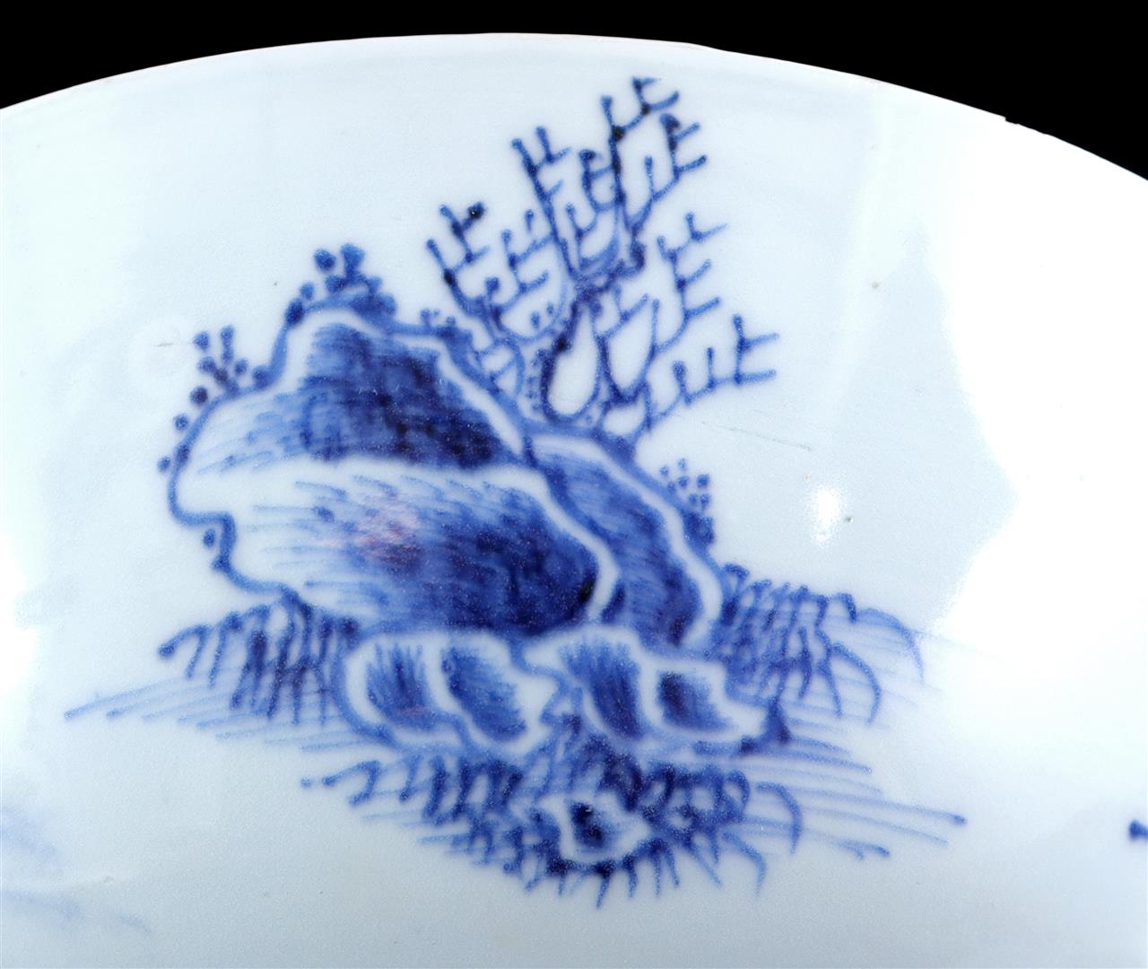 Porcelain bowl - Image 3 of 5