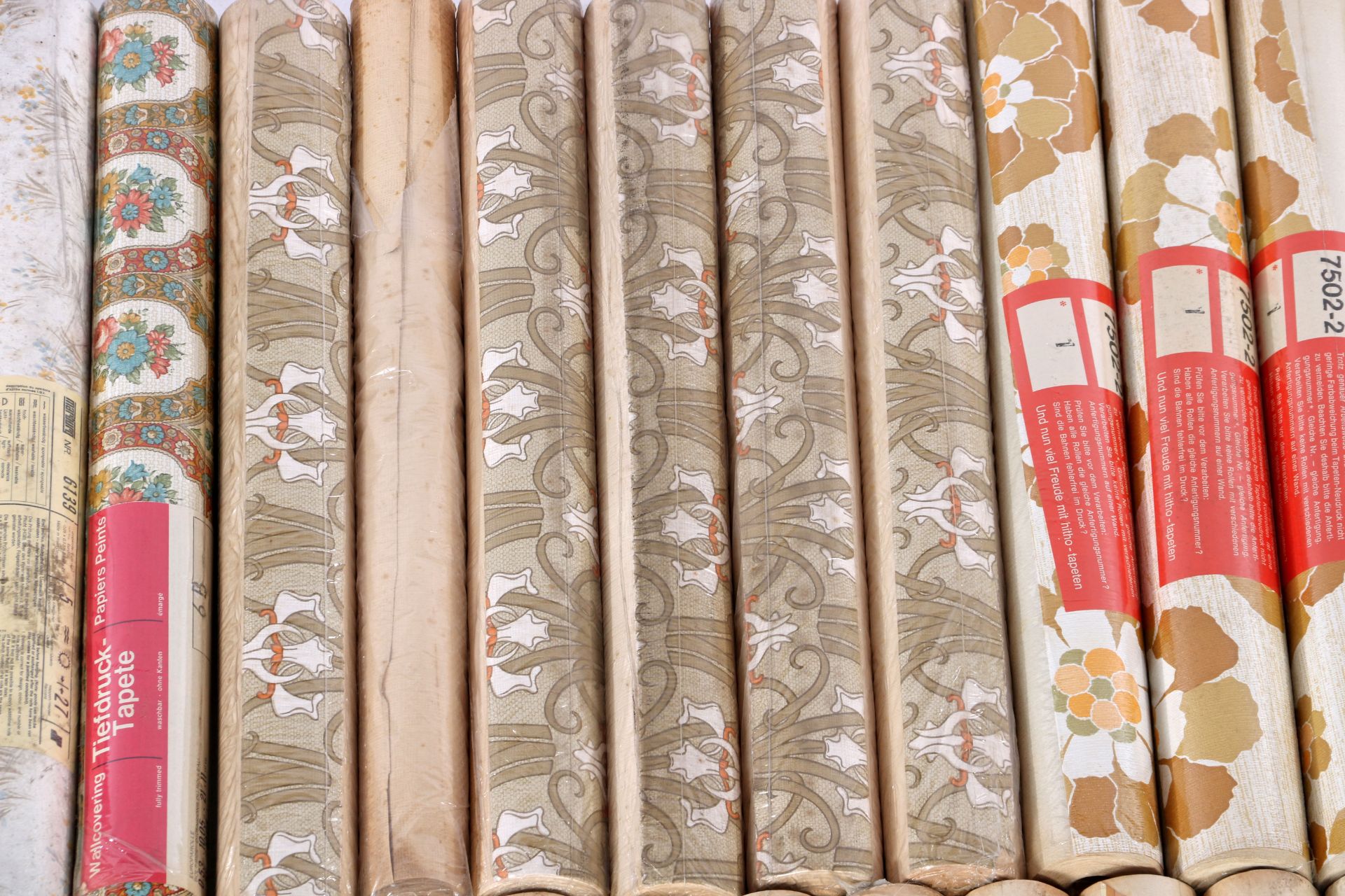 3 boxes Vintage wallpaper - Image 11 of 13