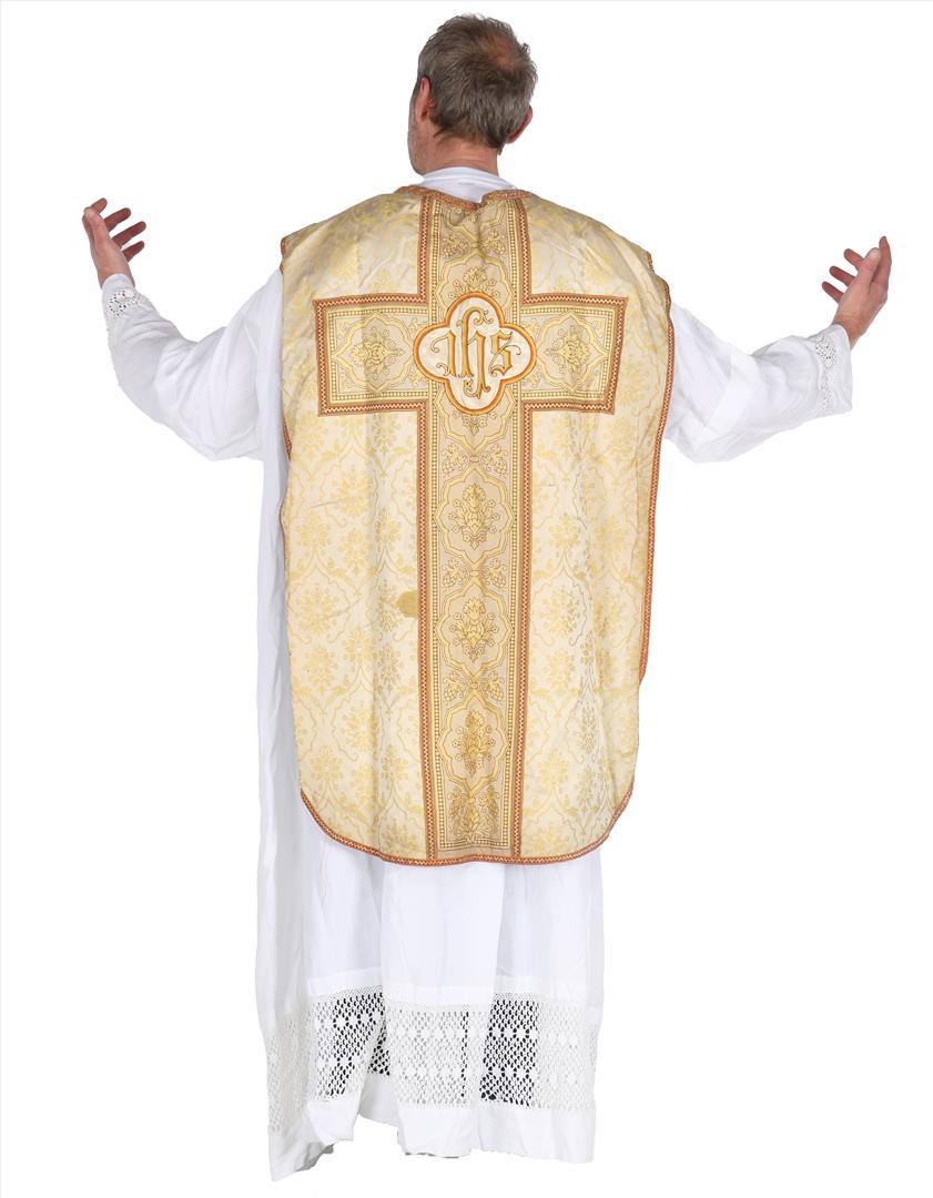 Decorated chasubles - Image 6 of 27