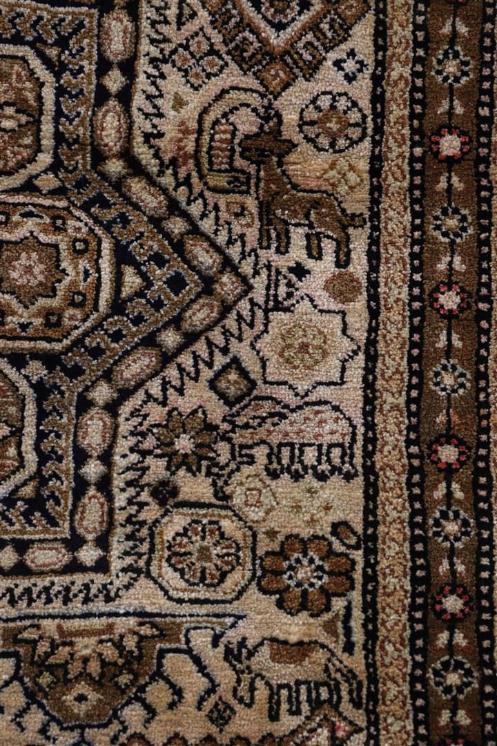 Hand-knotted oriental carpet - Bild 3 aus 4