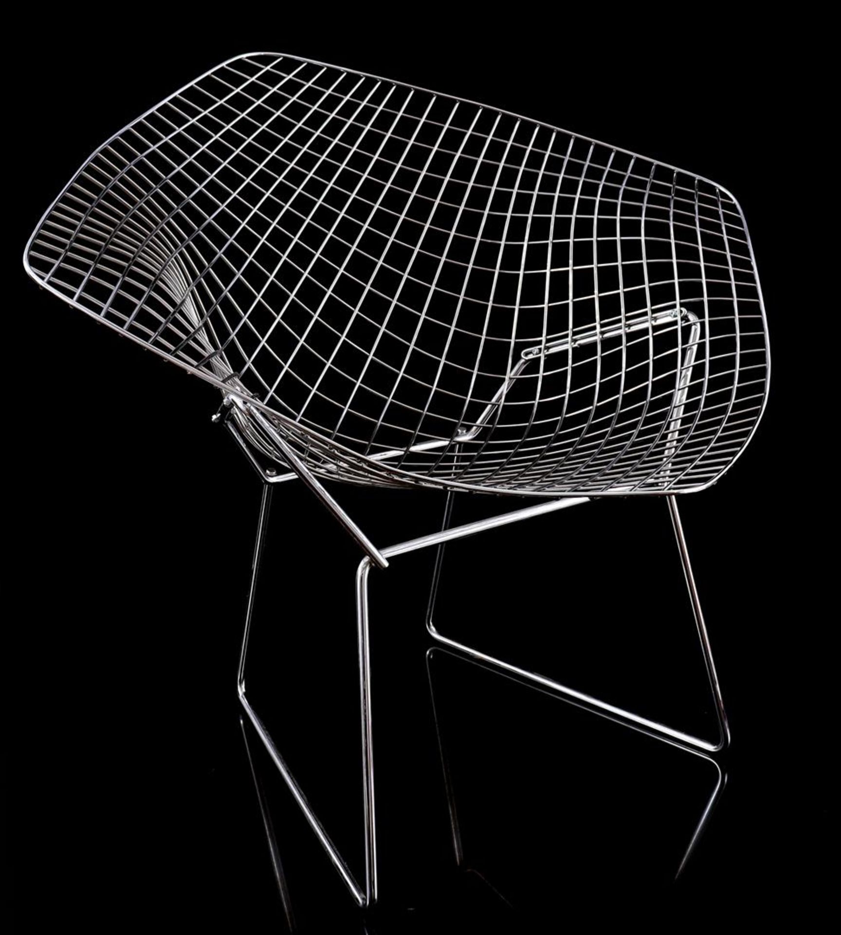 Chromed wire steel chair