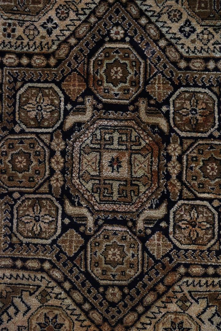 Hand-knotted oriental carpet - Bild 2 aus 4