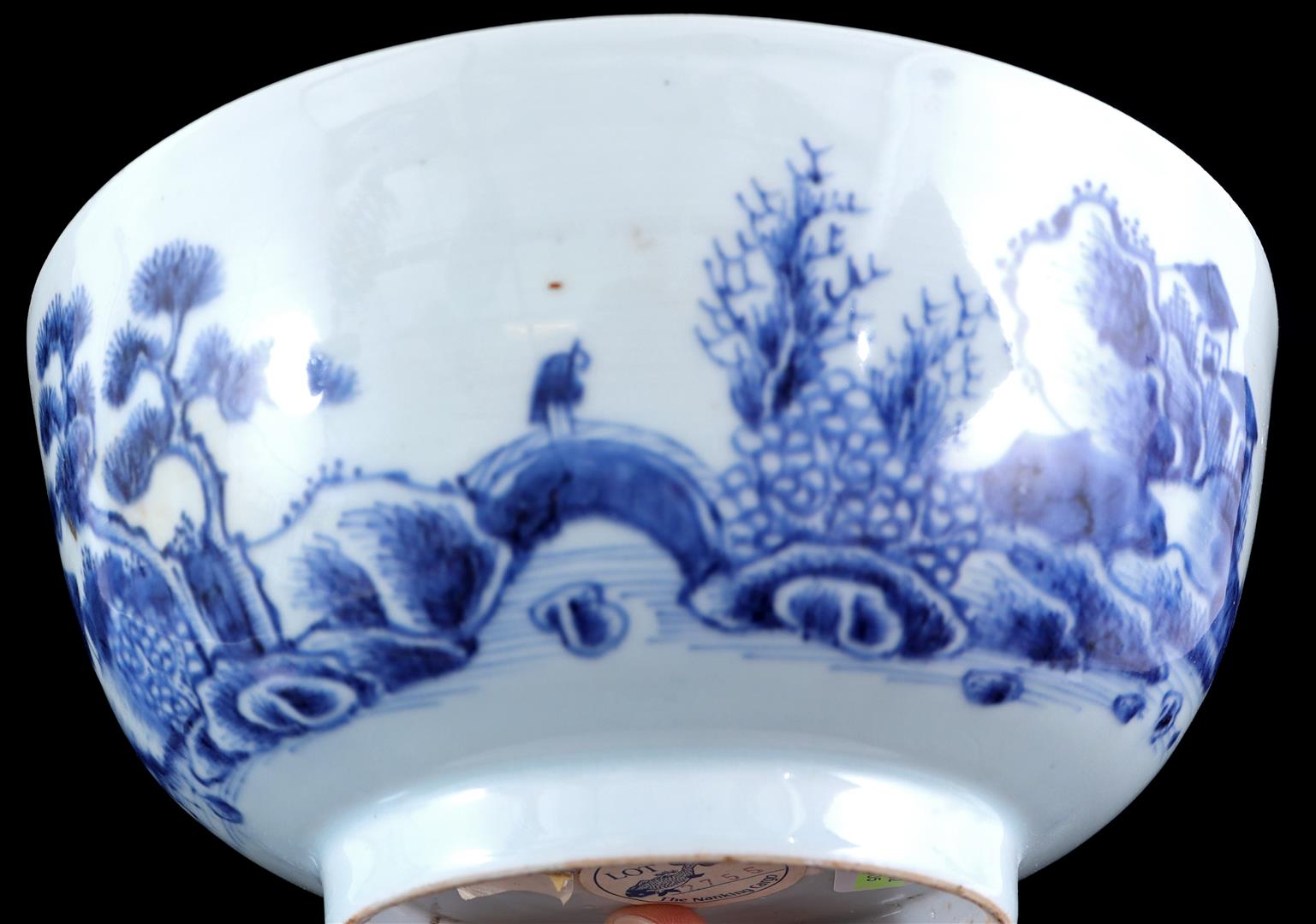 Porcelain bowl - Image 2 of 5