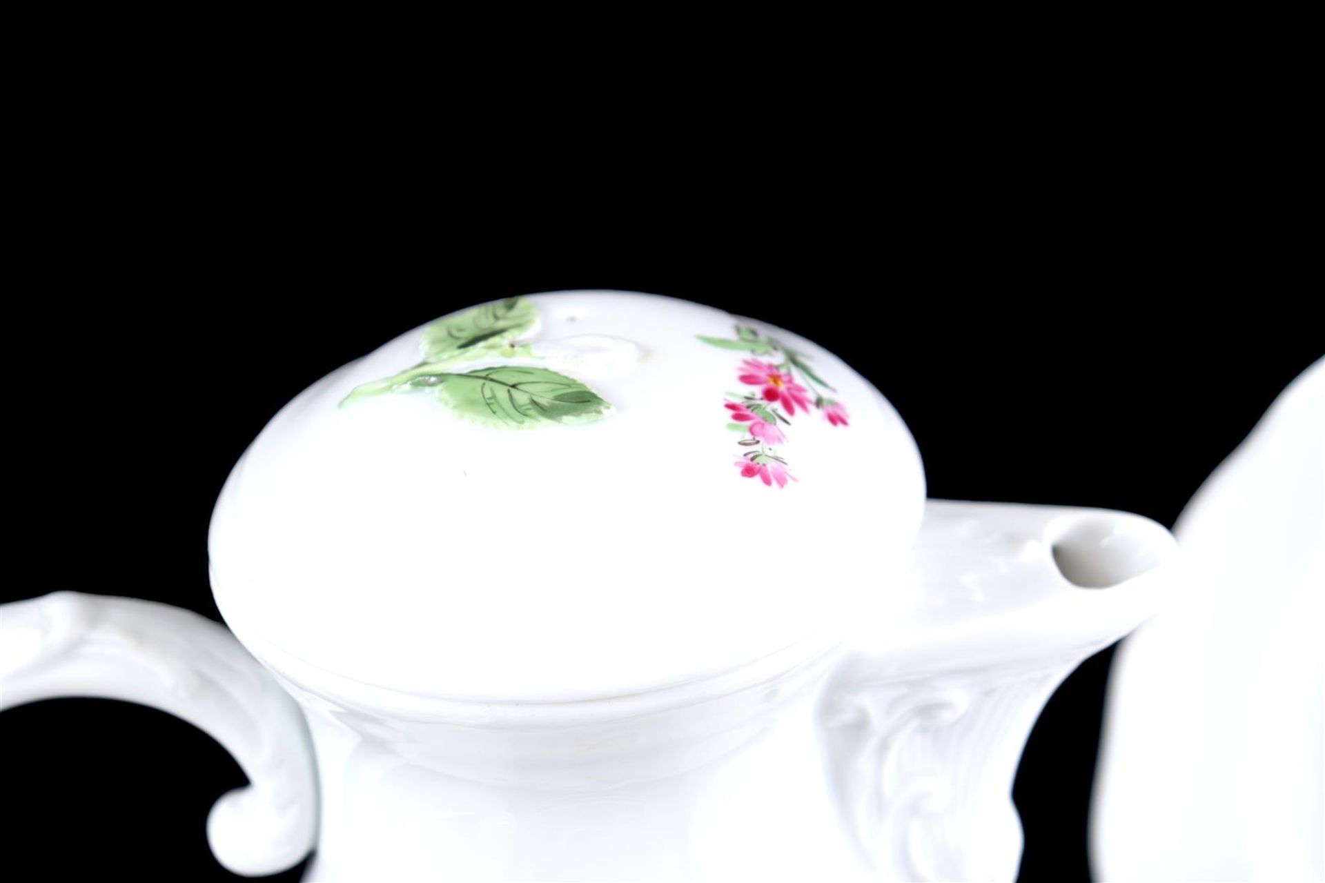 Meissen porcelain crockery - Image 4 of 6