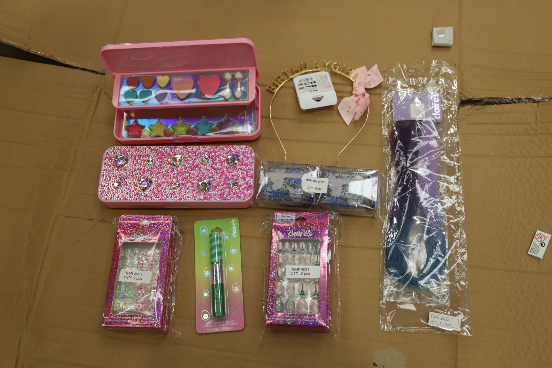 1 x Mixed pallet = approx 23 boxes of Claire's Accessories Grade A stock.