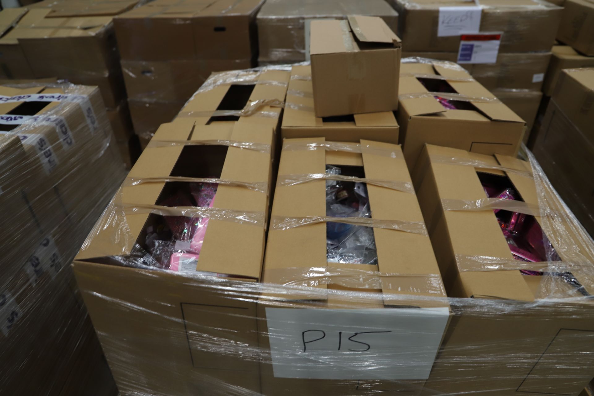 1 x Mixed pallet = approx 23 boxes of Claire's Accessories Grade A stock. - Image 3 of 3