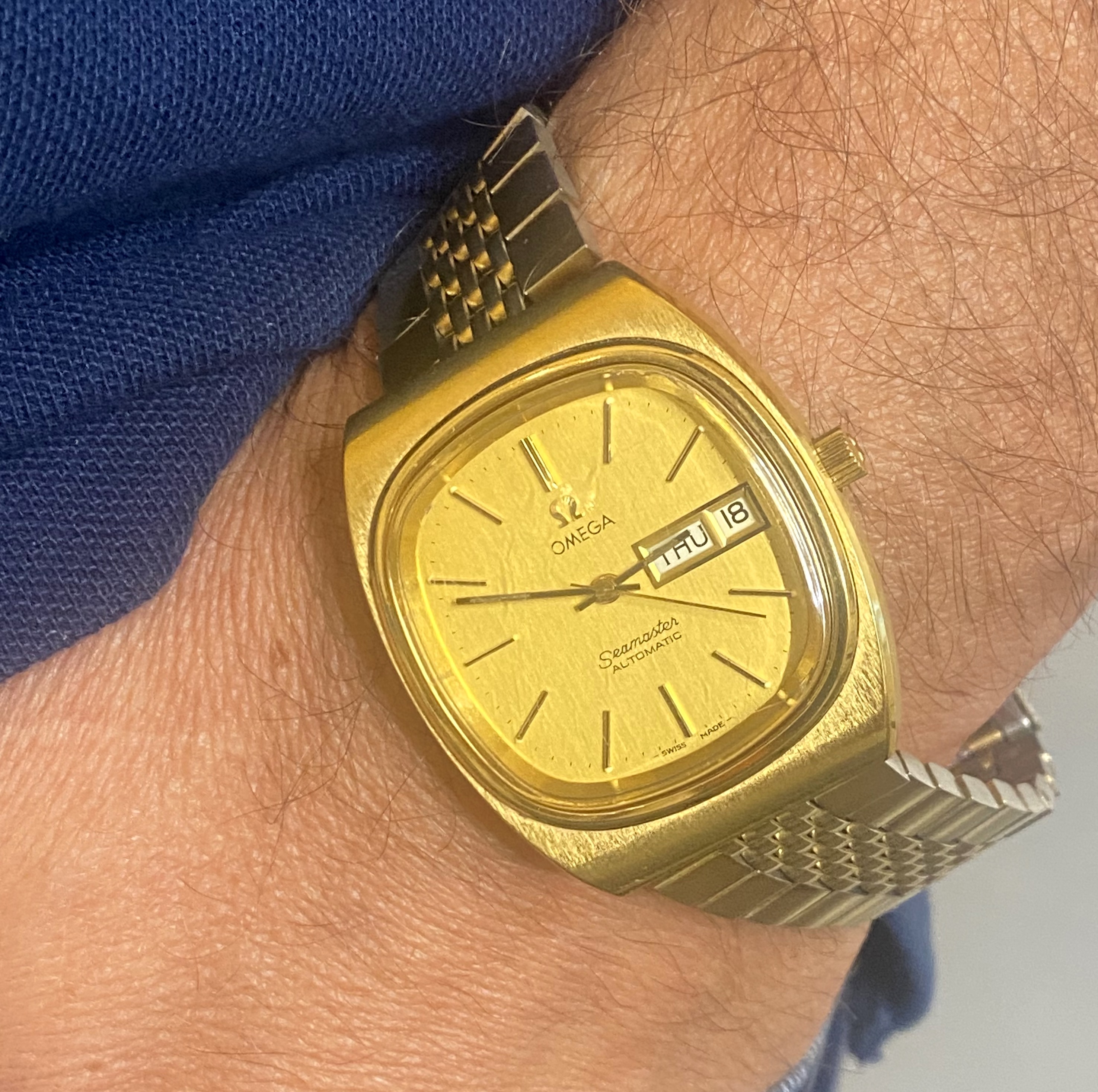 Omega. A gold plated tonneau-form automatic wristwatch with day, date and bracelet, Seamaster, ci... - Image 6 of 6