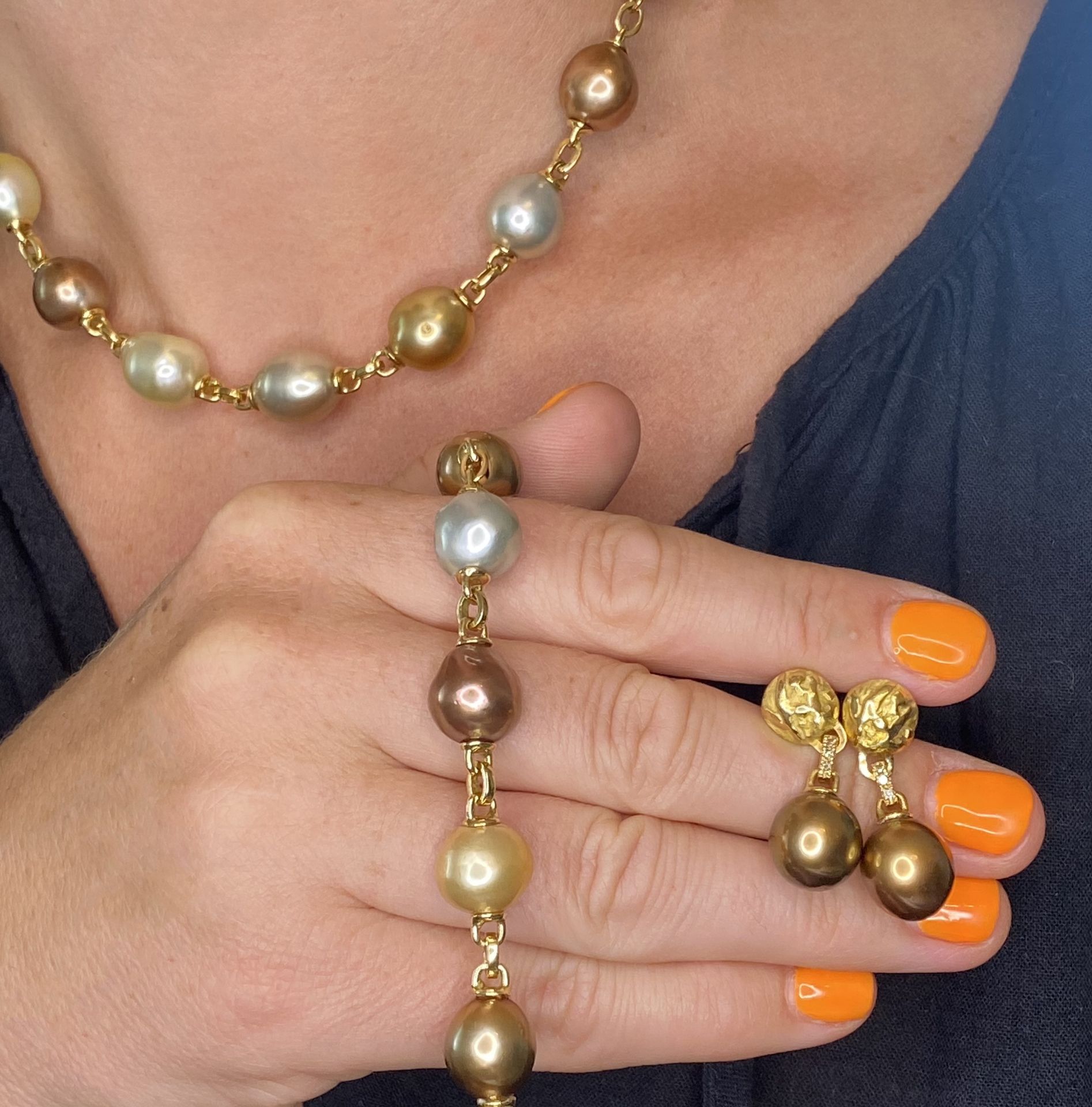 A â€˜Golden Brown Collectionâ€™ cultured pearl suite by Yvel, the necklace composed of a combination - Image 5 of 5