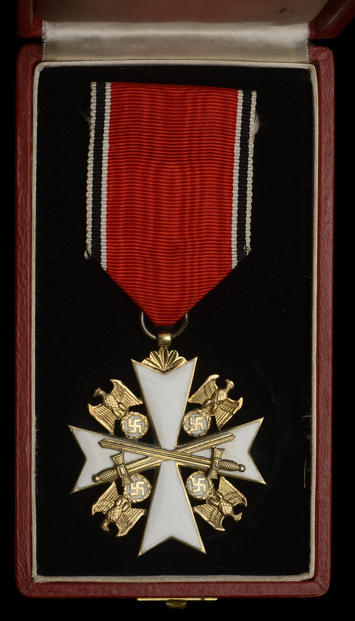 A German Second World War Order of the German Eagle Third Class. A very fine condition Orde... - Image 5 of 5